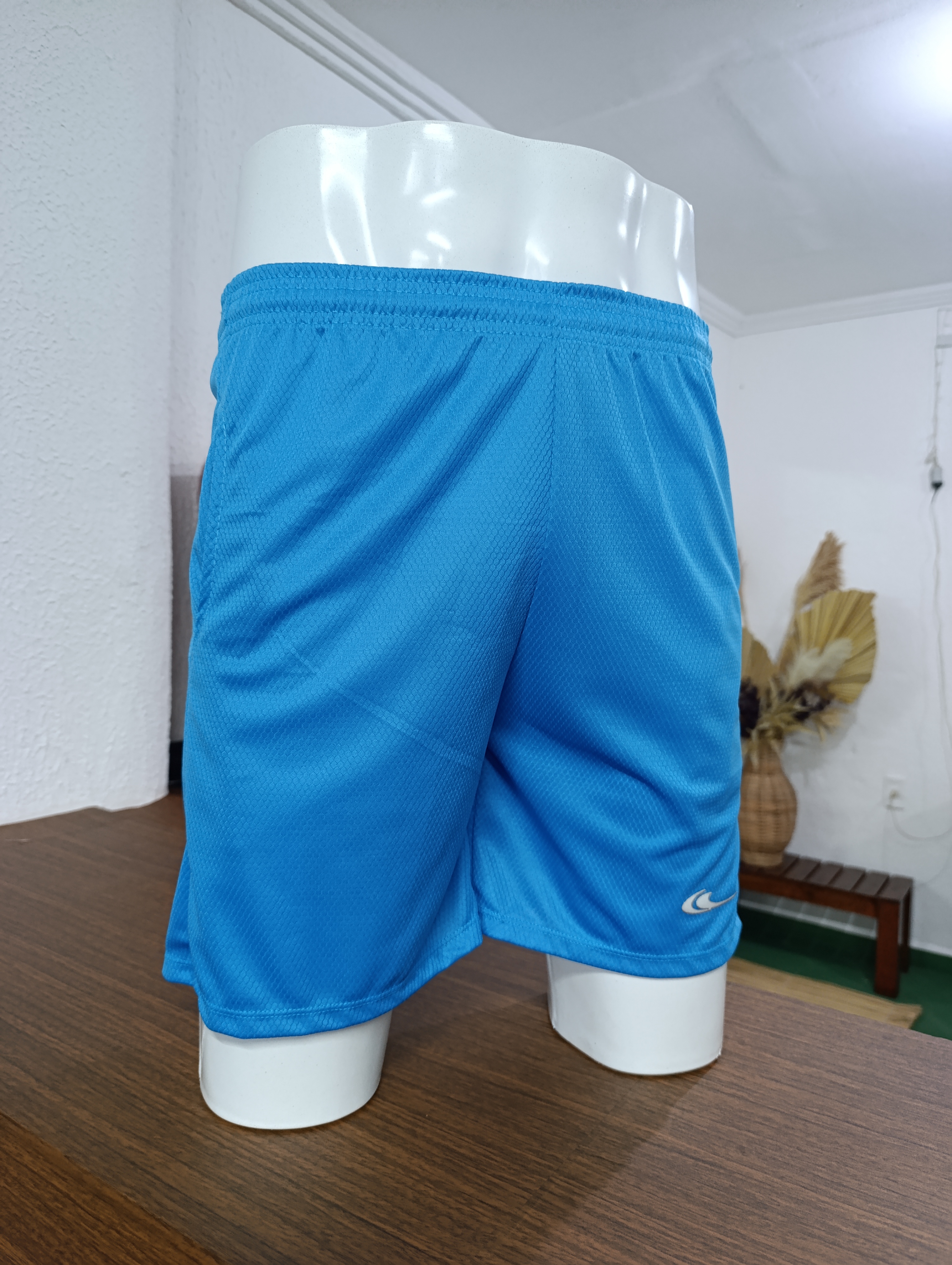 Short M DRYFIT simples cor azul bebê