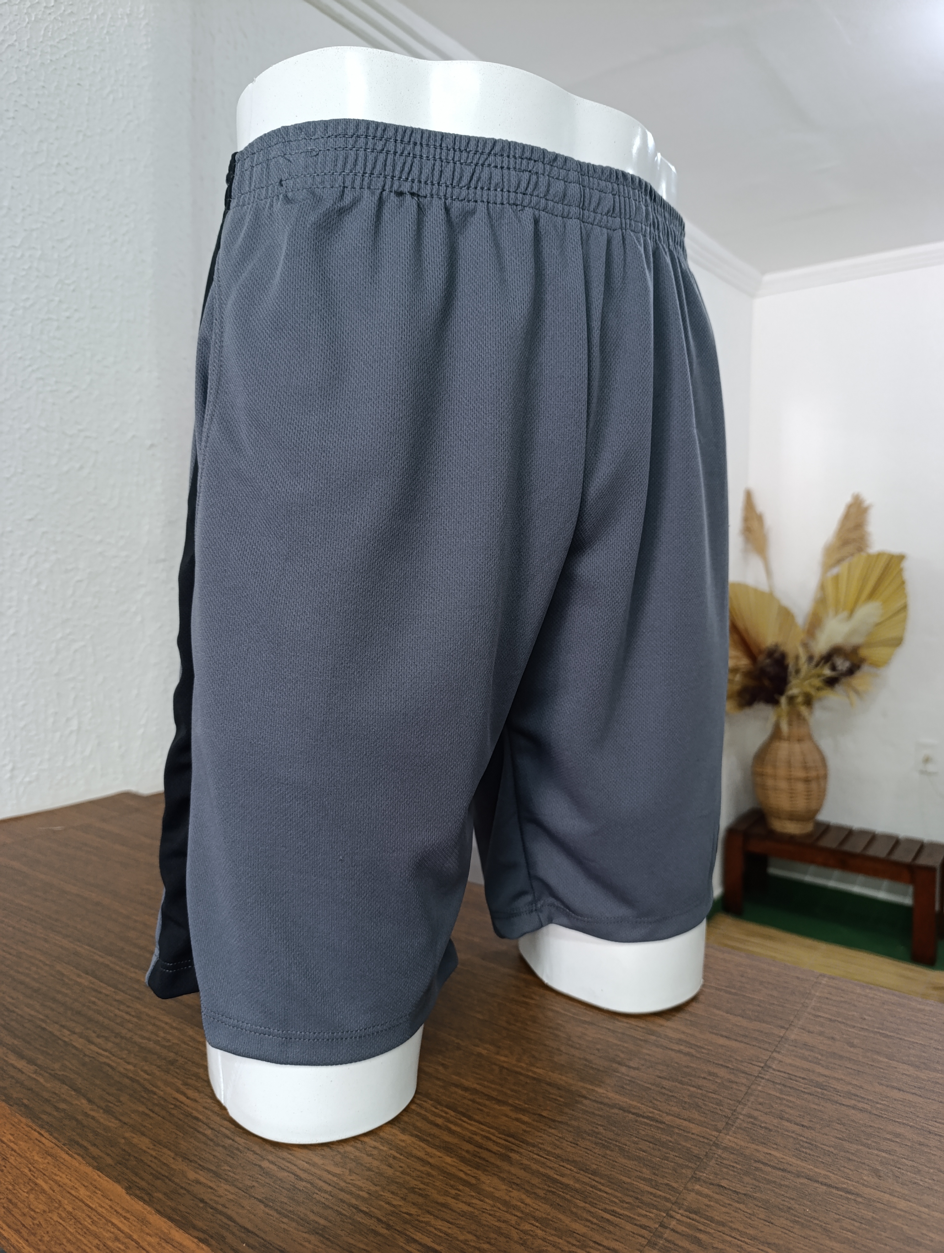 Short M DRYFIT cor GRAFITE com listas preta