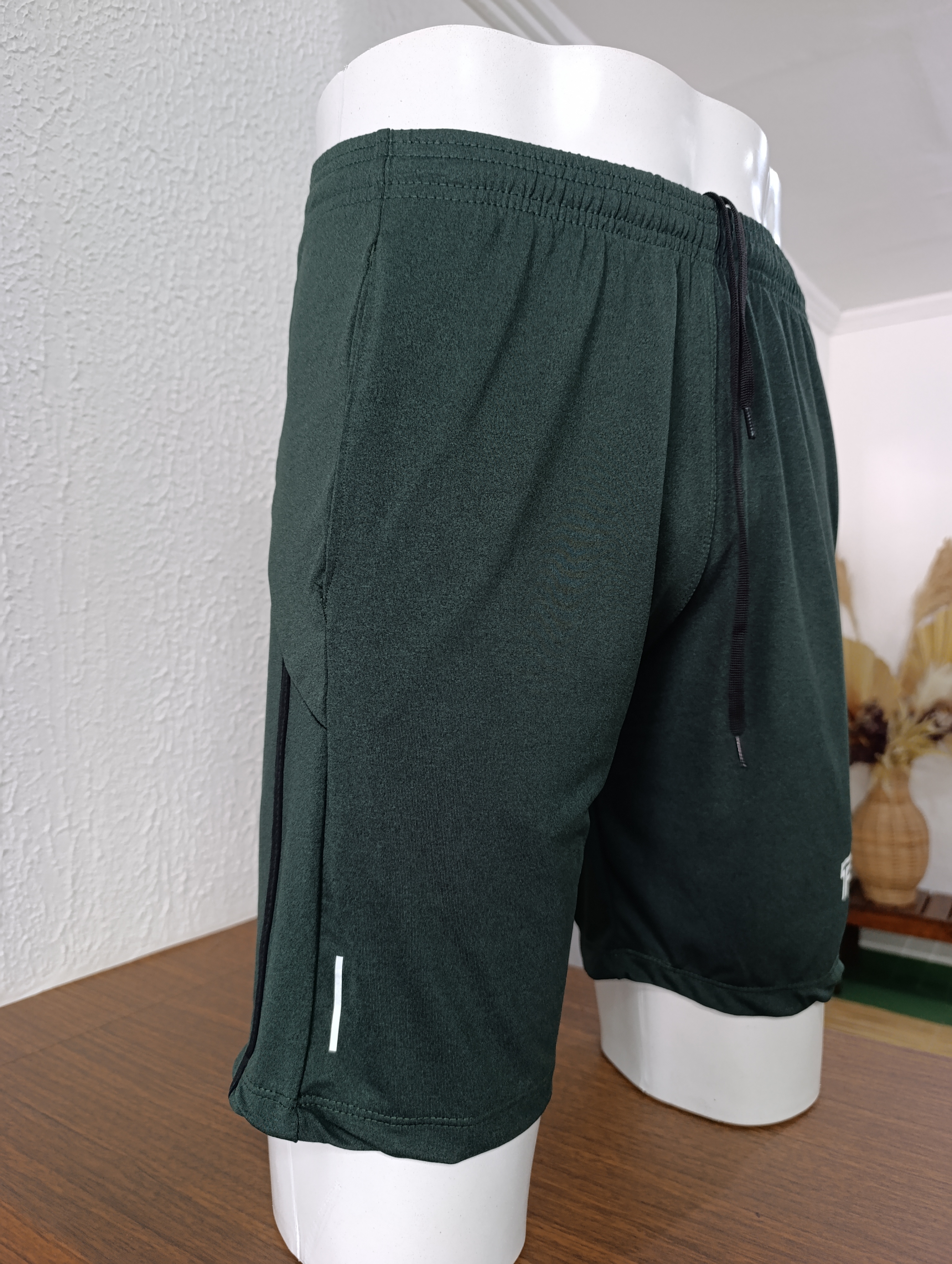 Short Masculino M SOFT cor verde escuro