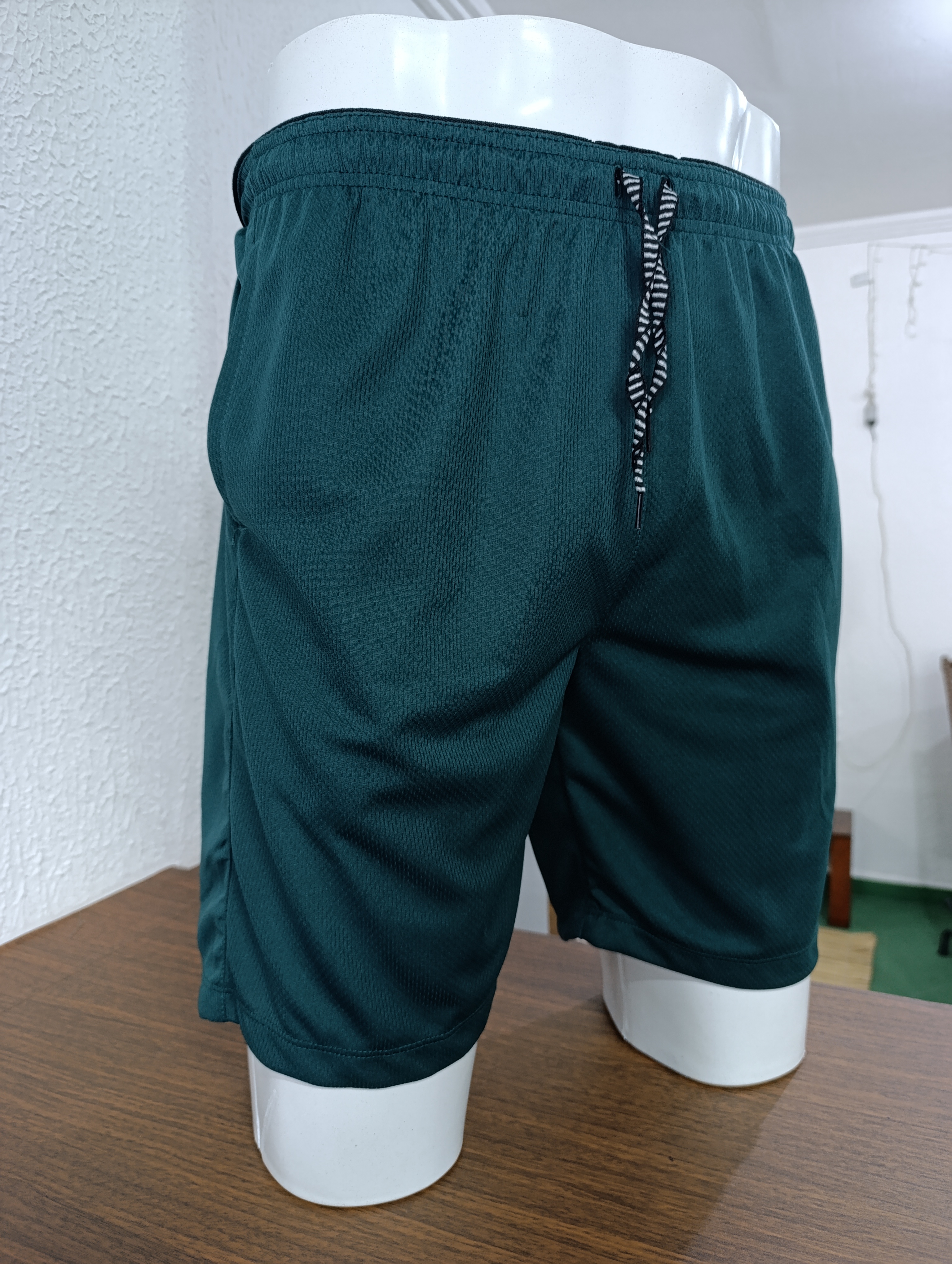 Short Masculino M Dryfit cor verde escuro