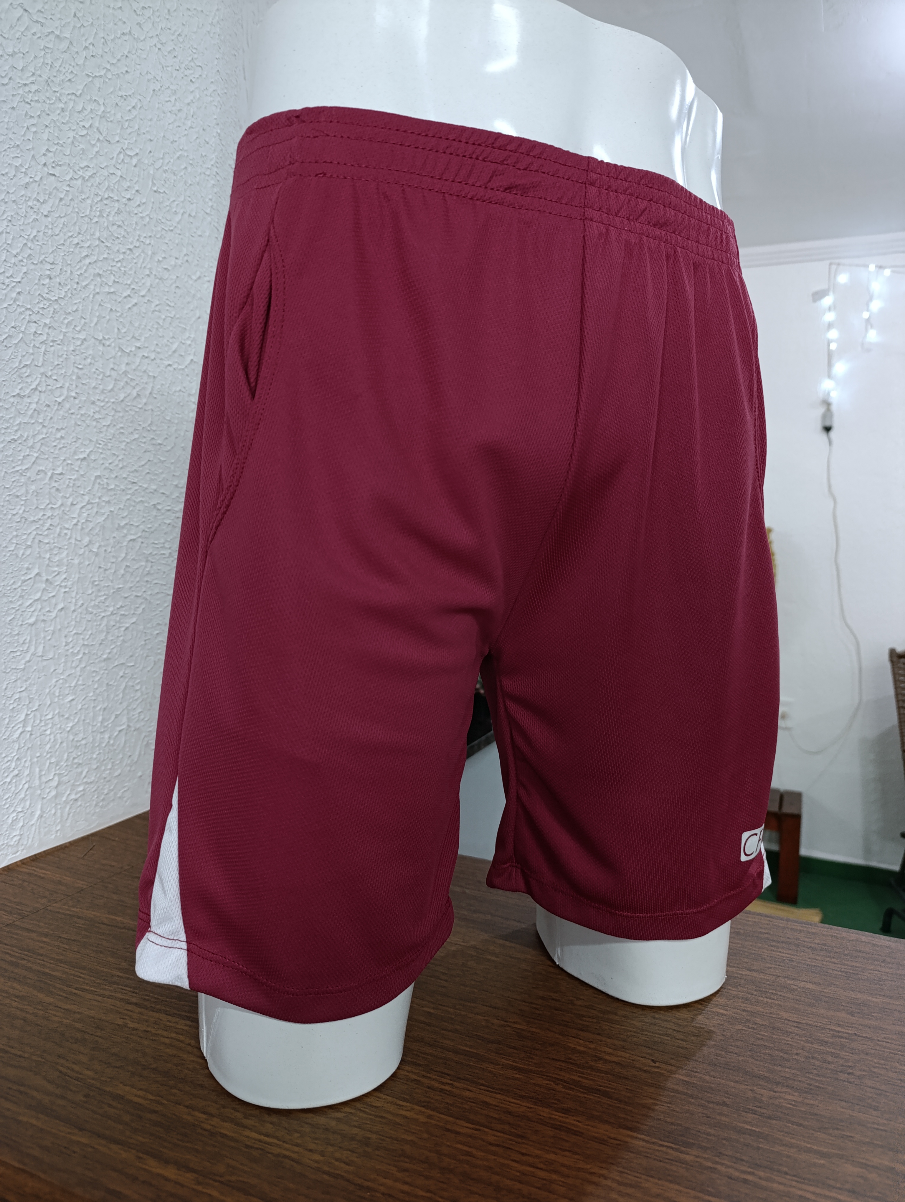 Short Masculino P Dryfit cor VINHO com branco na perna