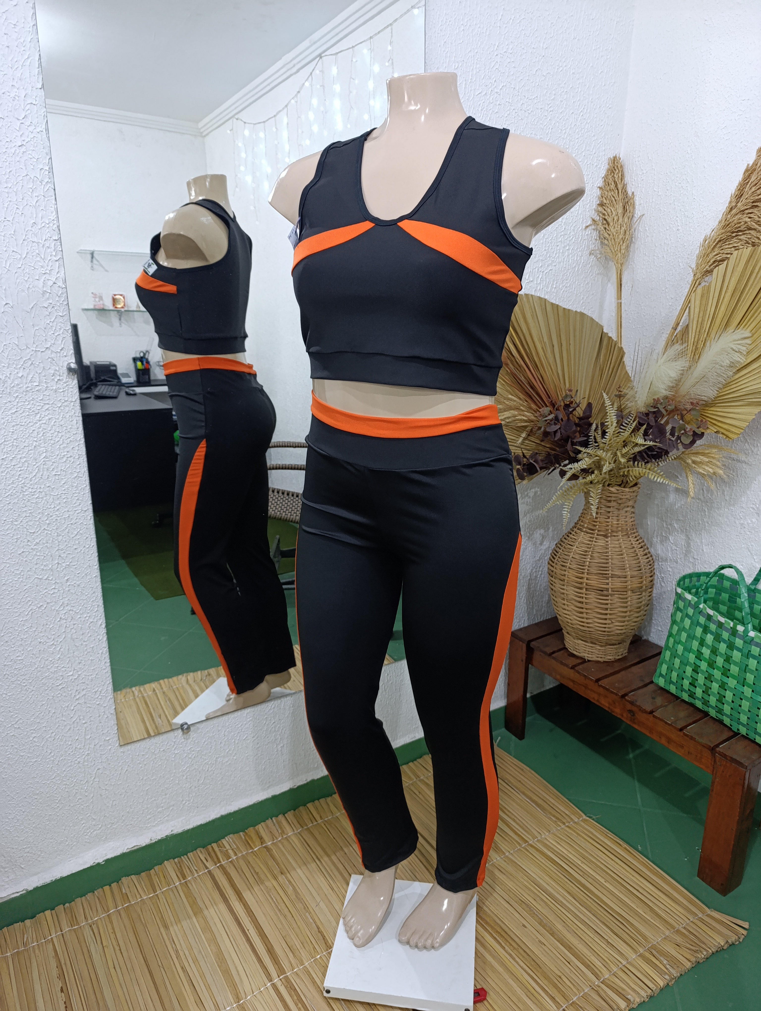 Conjunto de Calça G3 preto com detalhes LARANJA