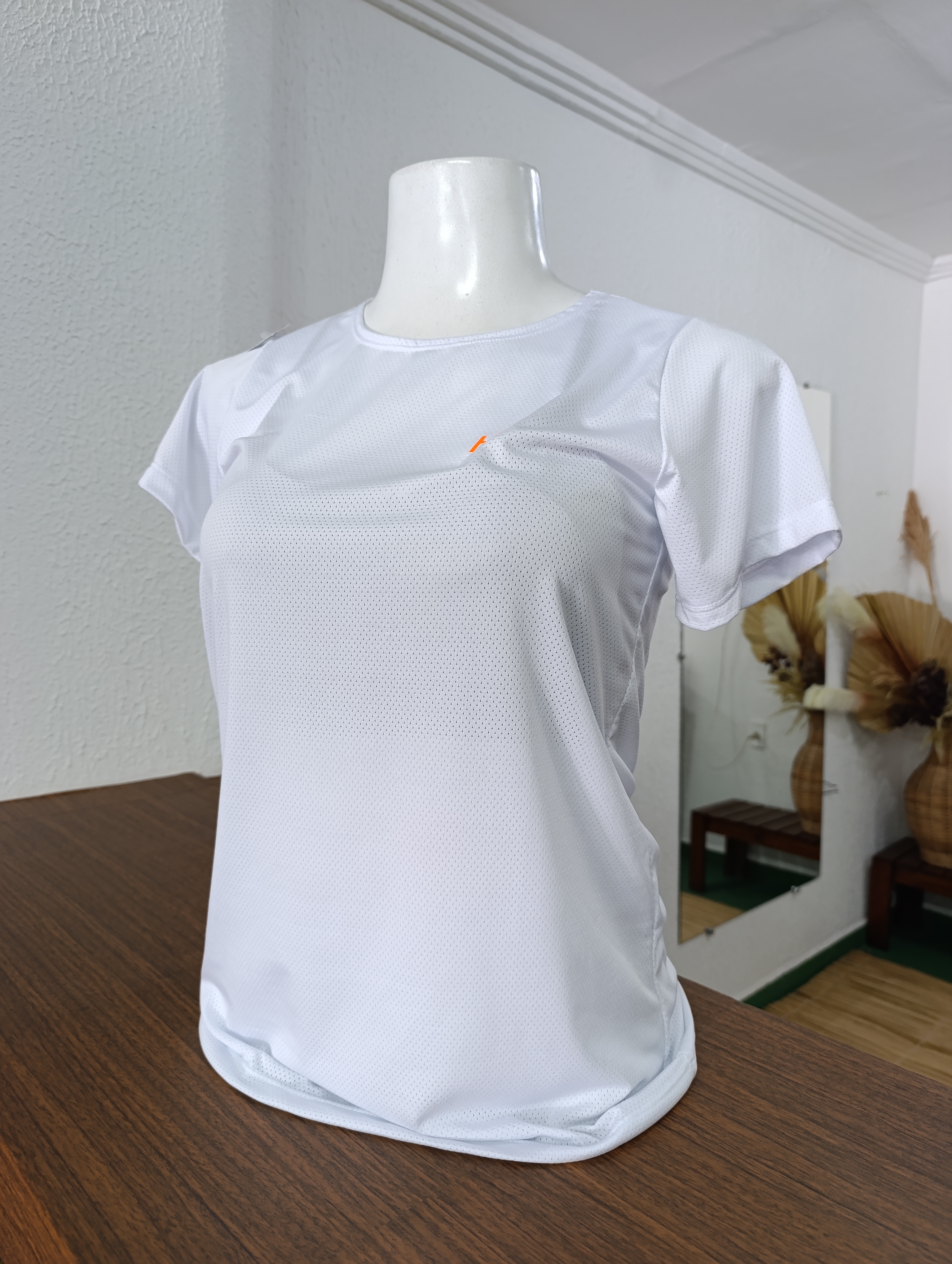 Blusa M Dryfit cor BRANCA