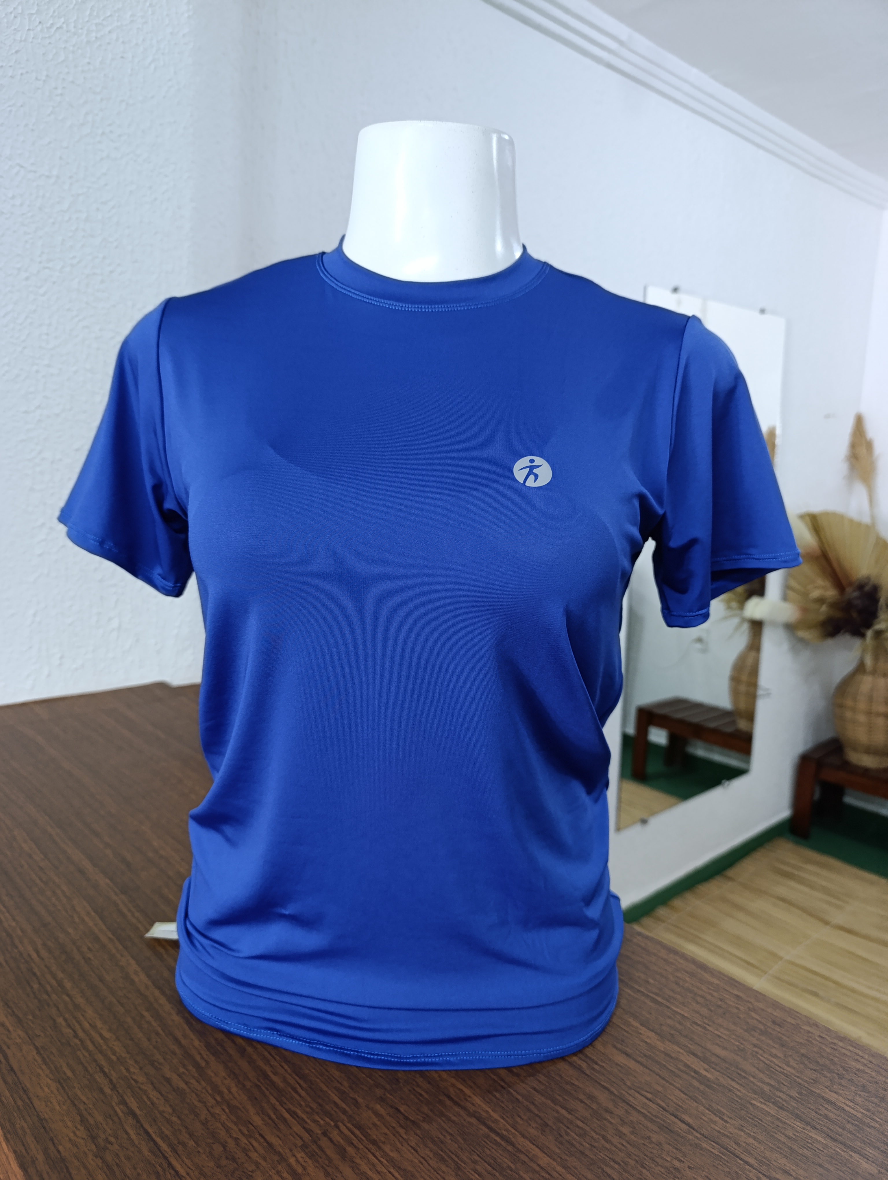 Blusa M UV com Azul Royal PROMOÇÃO