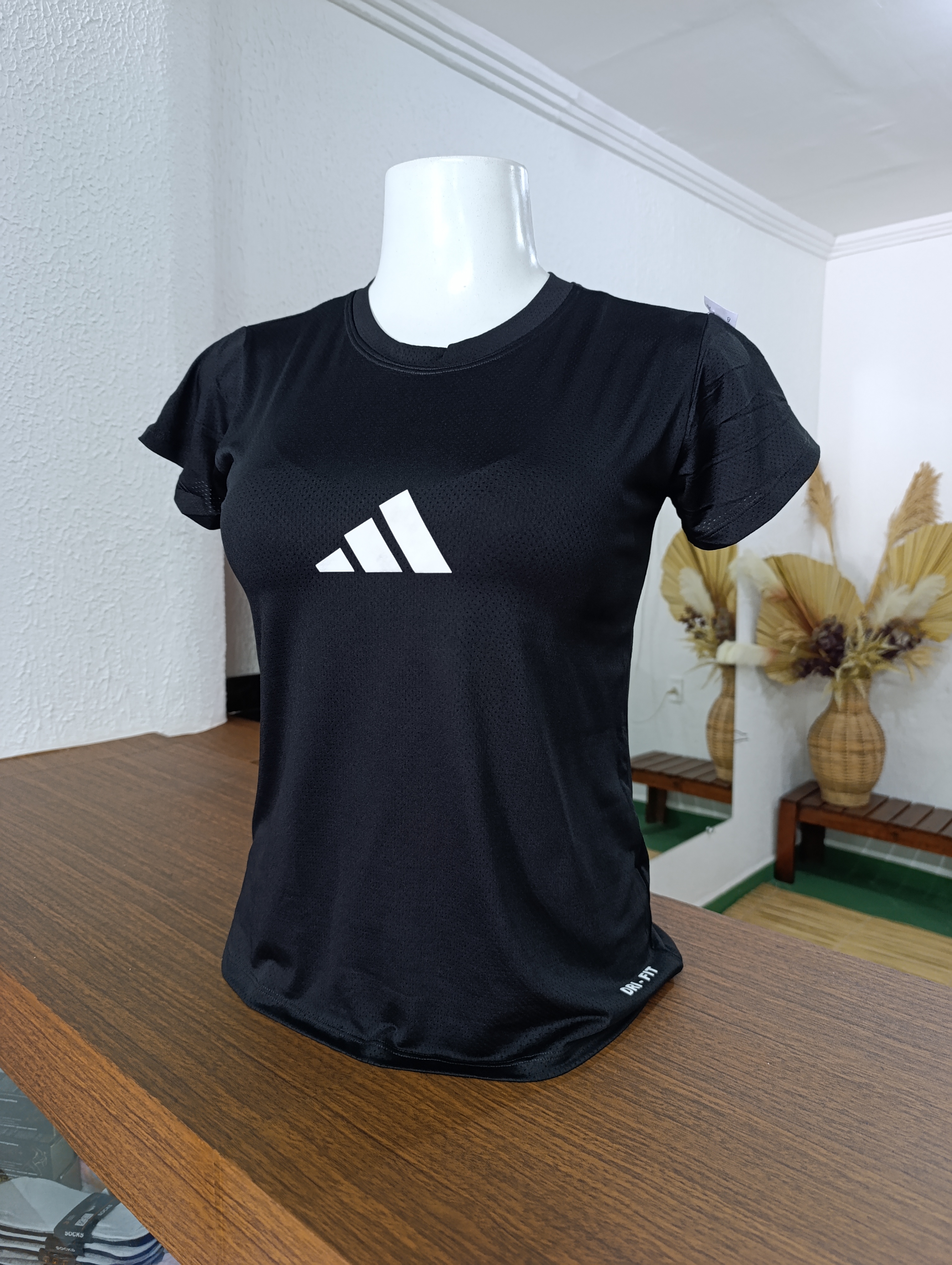 Blusa M Adidas PRETA