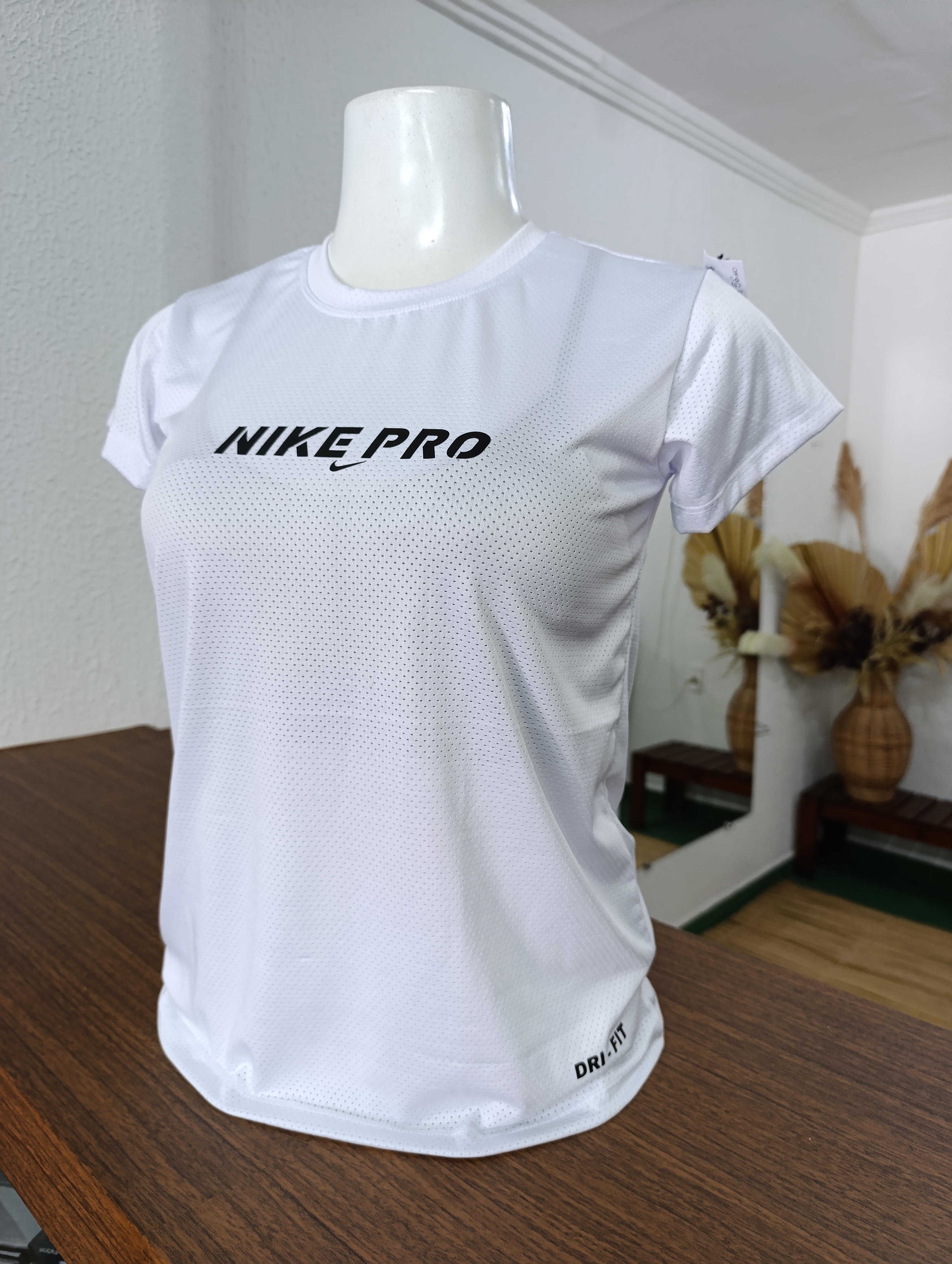 Blusa M Dryfit cor BRANCA