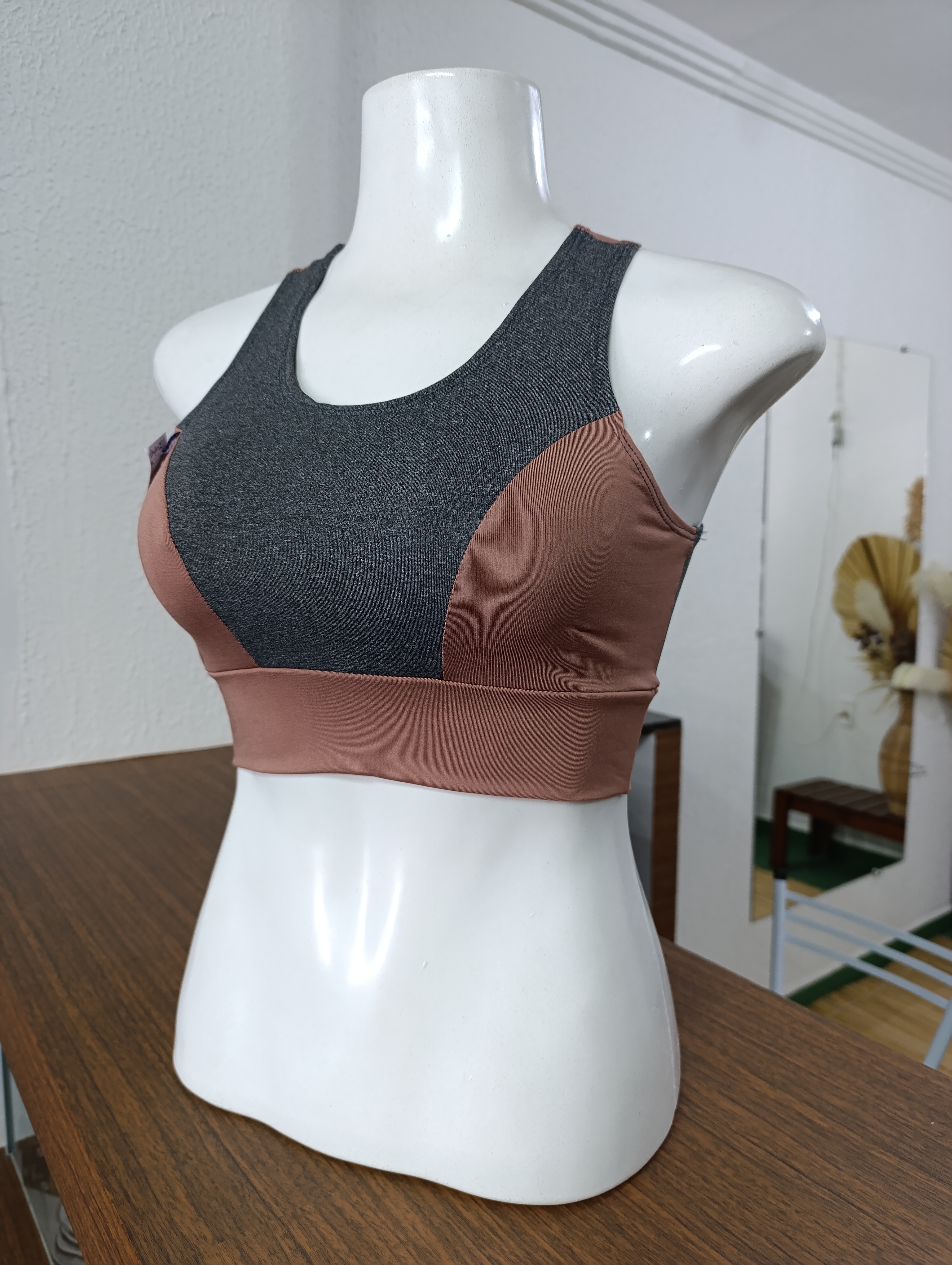 Top M marrom com cinza PROMOÇÃO