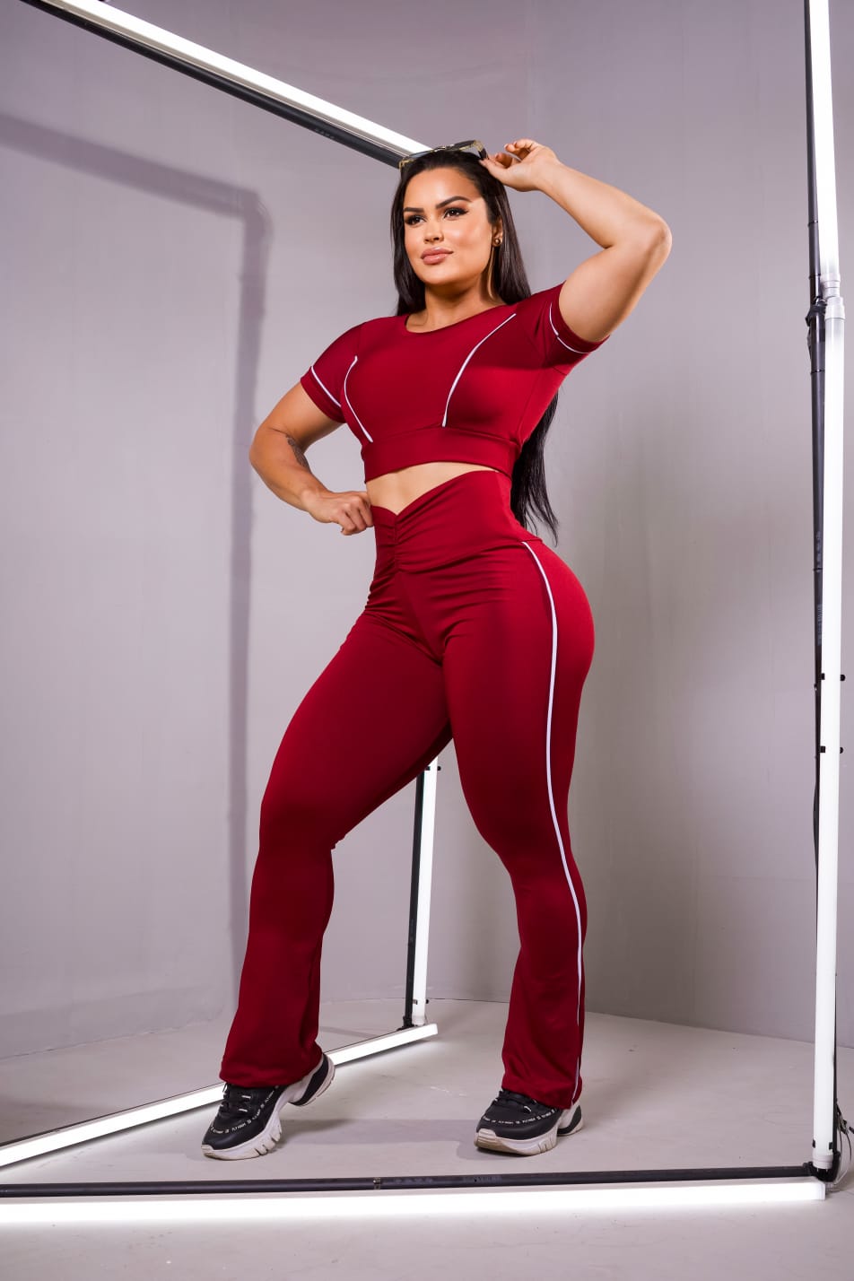 Conjunto de Calça GG cor vinho flare