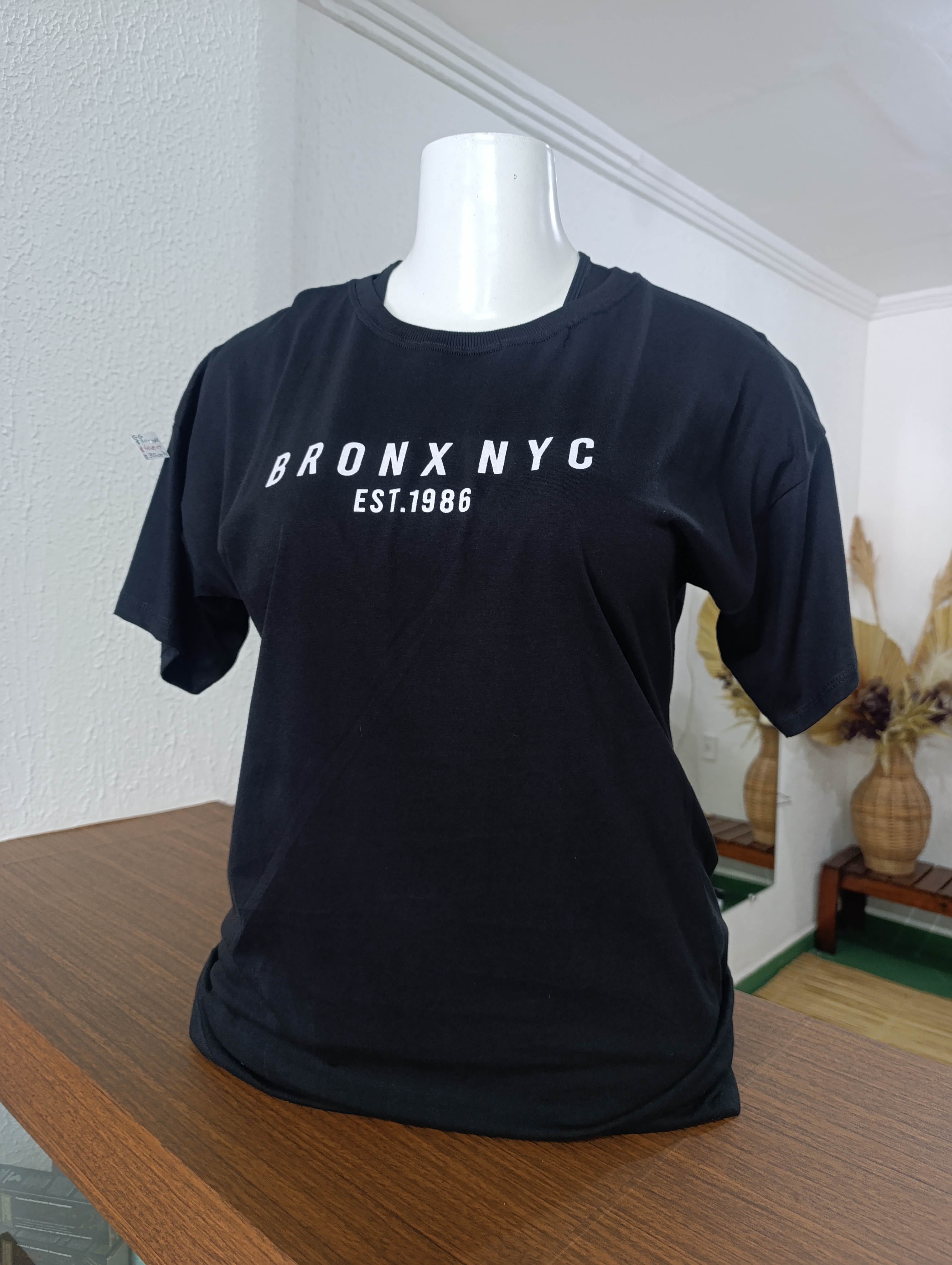 Blusa G preta BRONX NYC