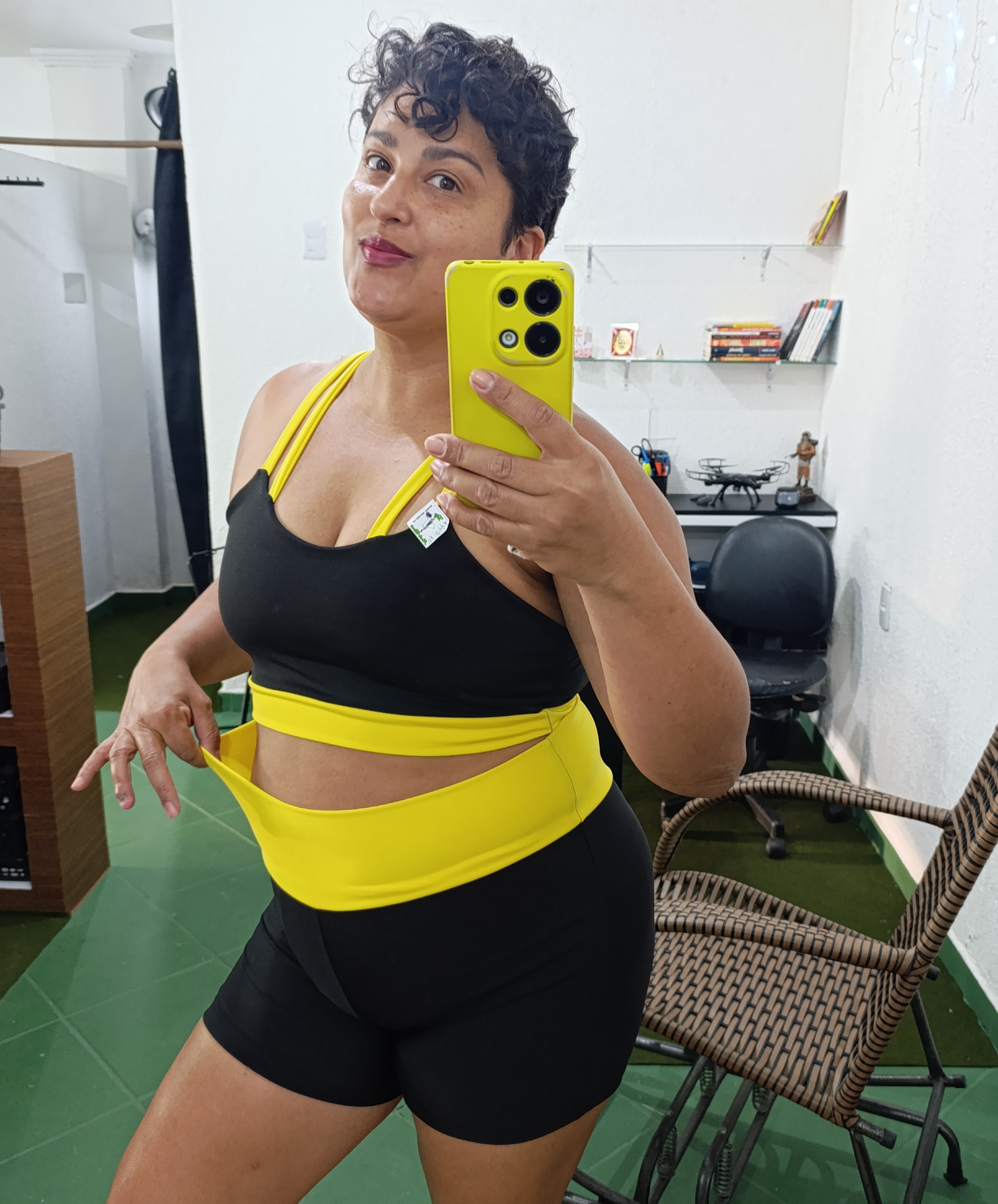 Conjunto de Short G2 preto com amarelo