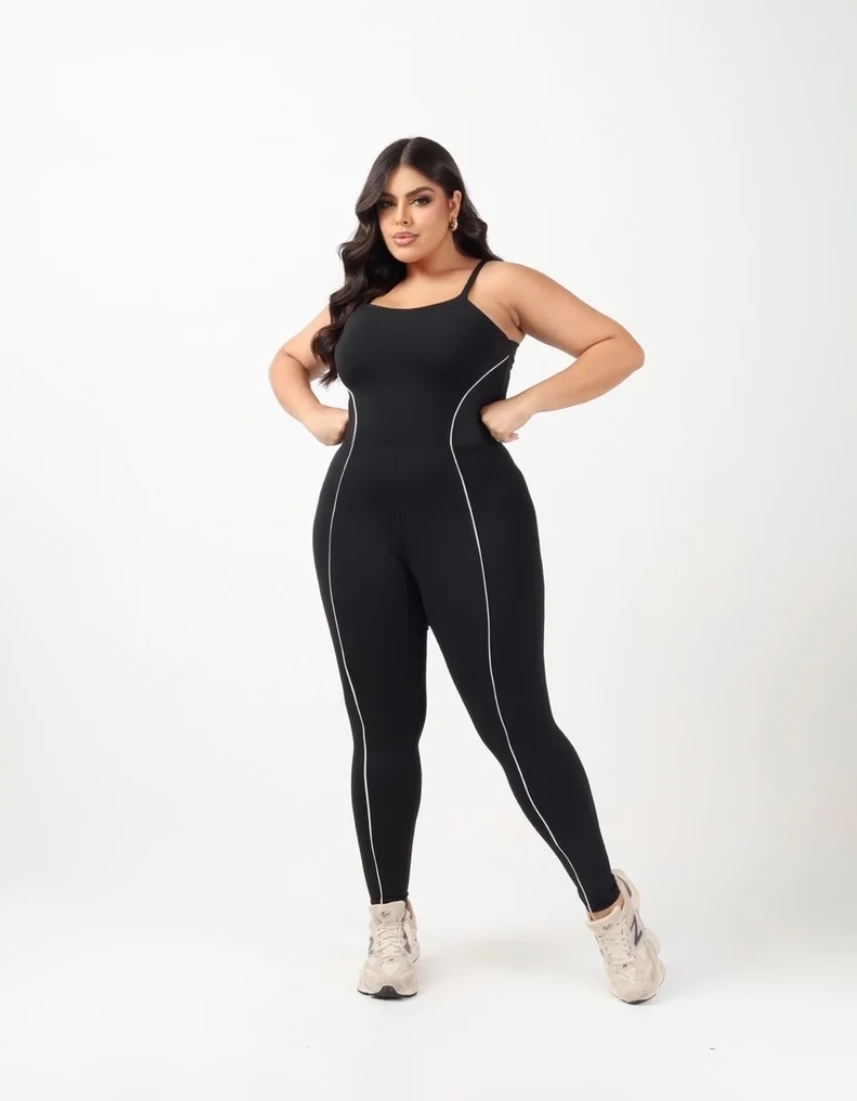 Macacão GG alta gramatura. CORES: Marrom claro, PRETO.