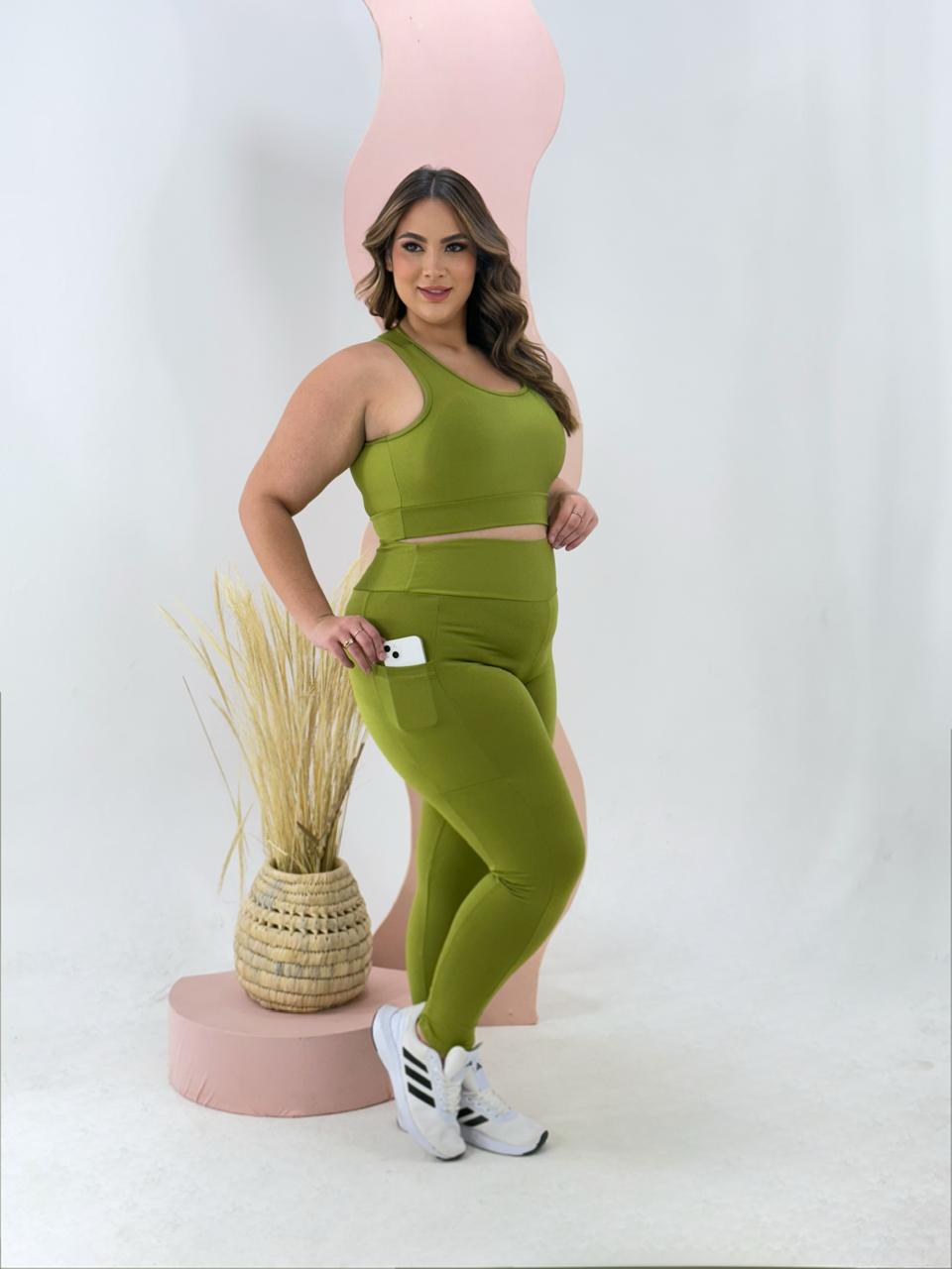 Conjunto de Calça GG com bolso. Zero transferência. Verificar cores