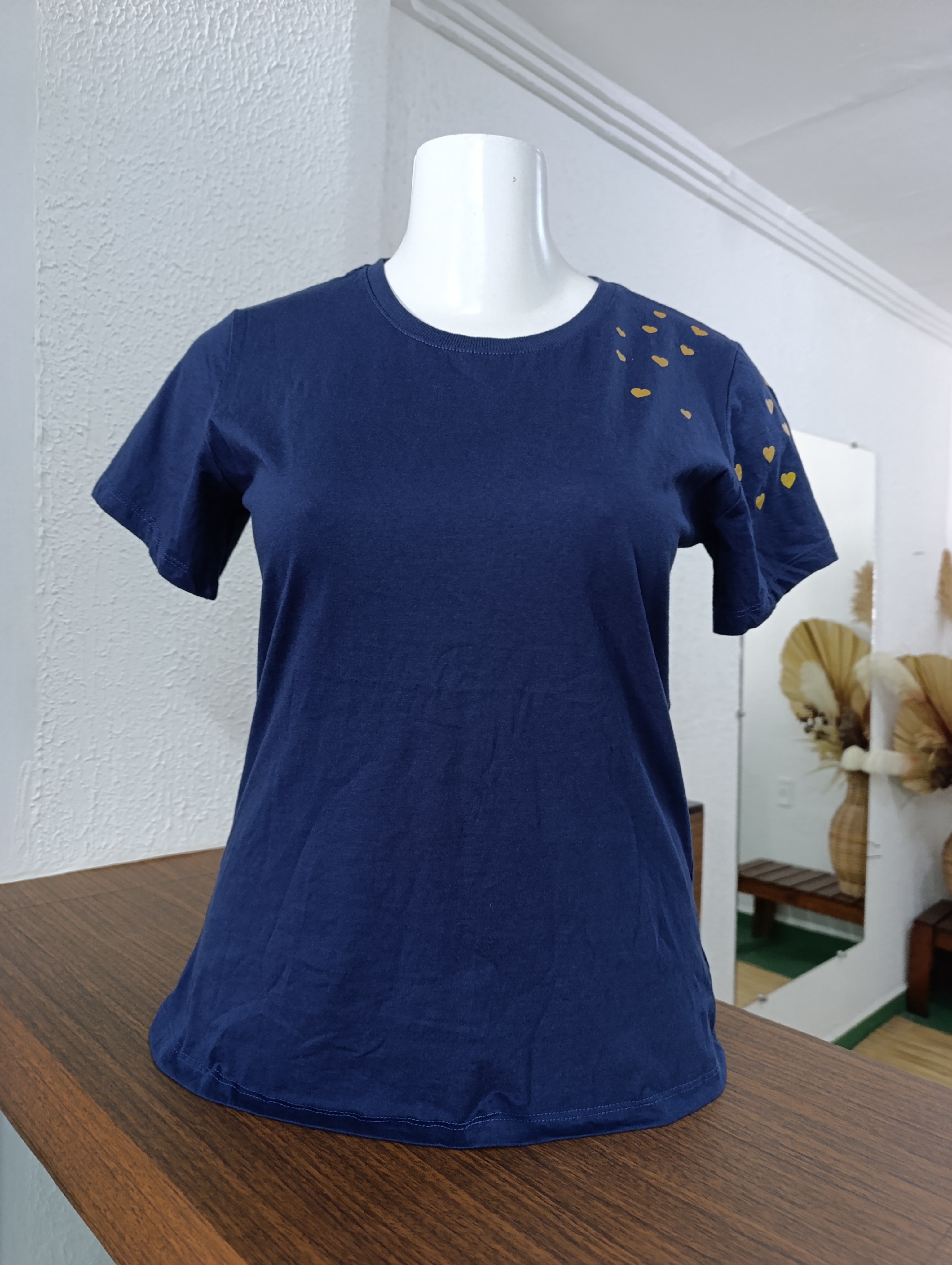 Blusa GG MARINHO com coraçãozinhos