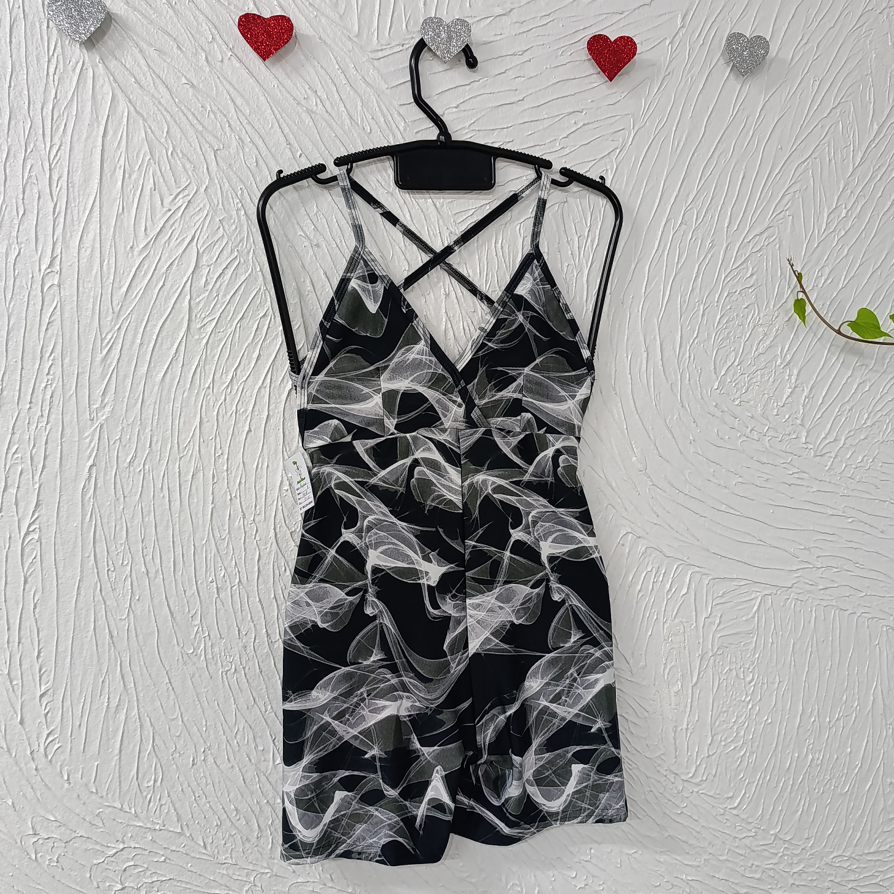 Macaquito M Empina bumbum. Estampa Preto com branco