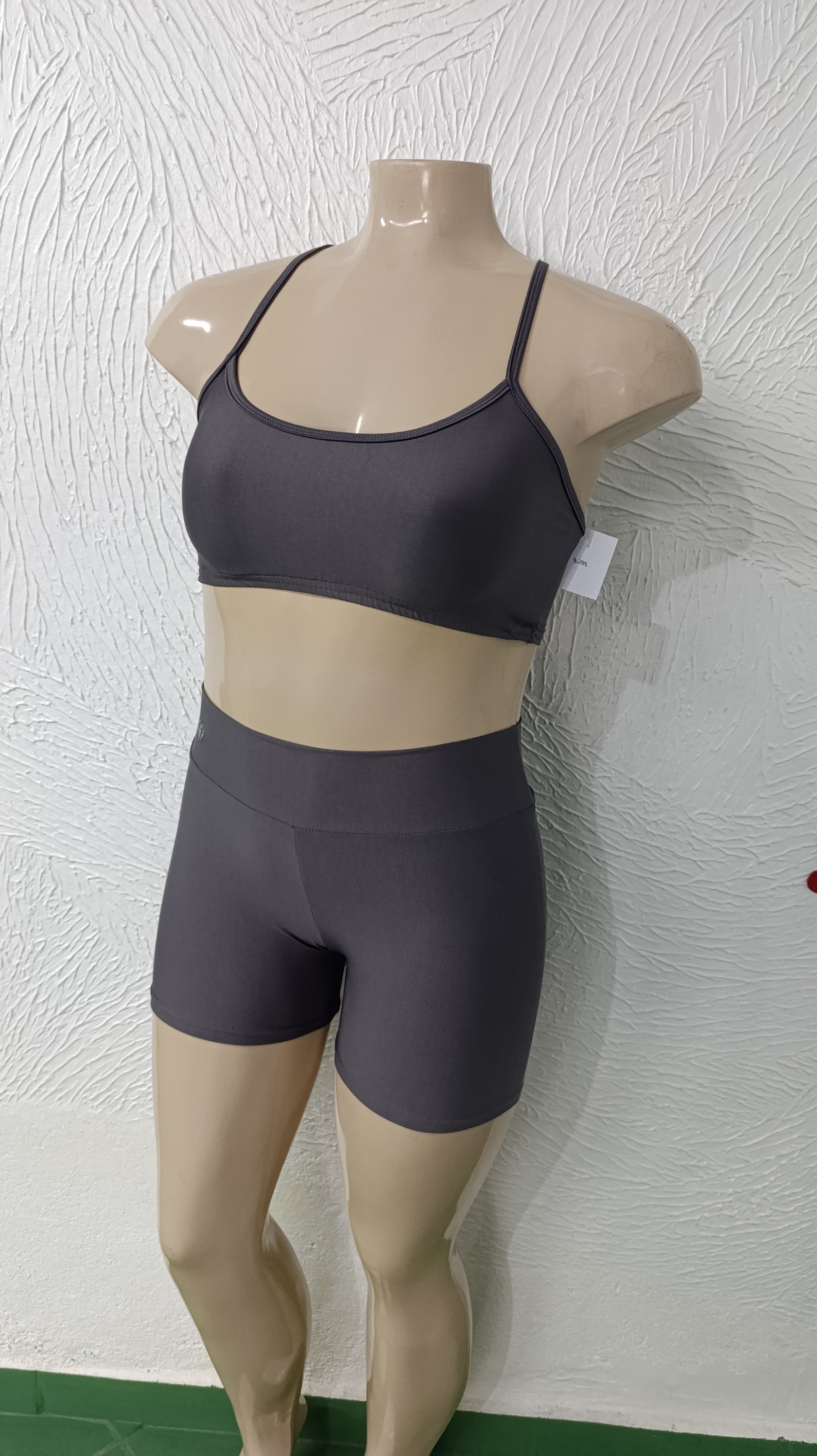 Conjunto de Short M Grafite. Alcinha fina