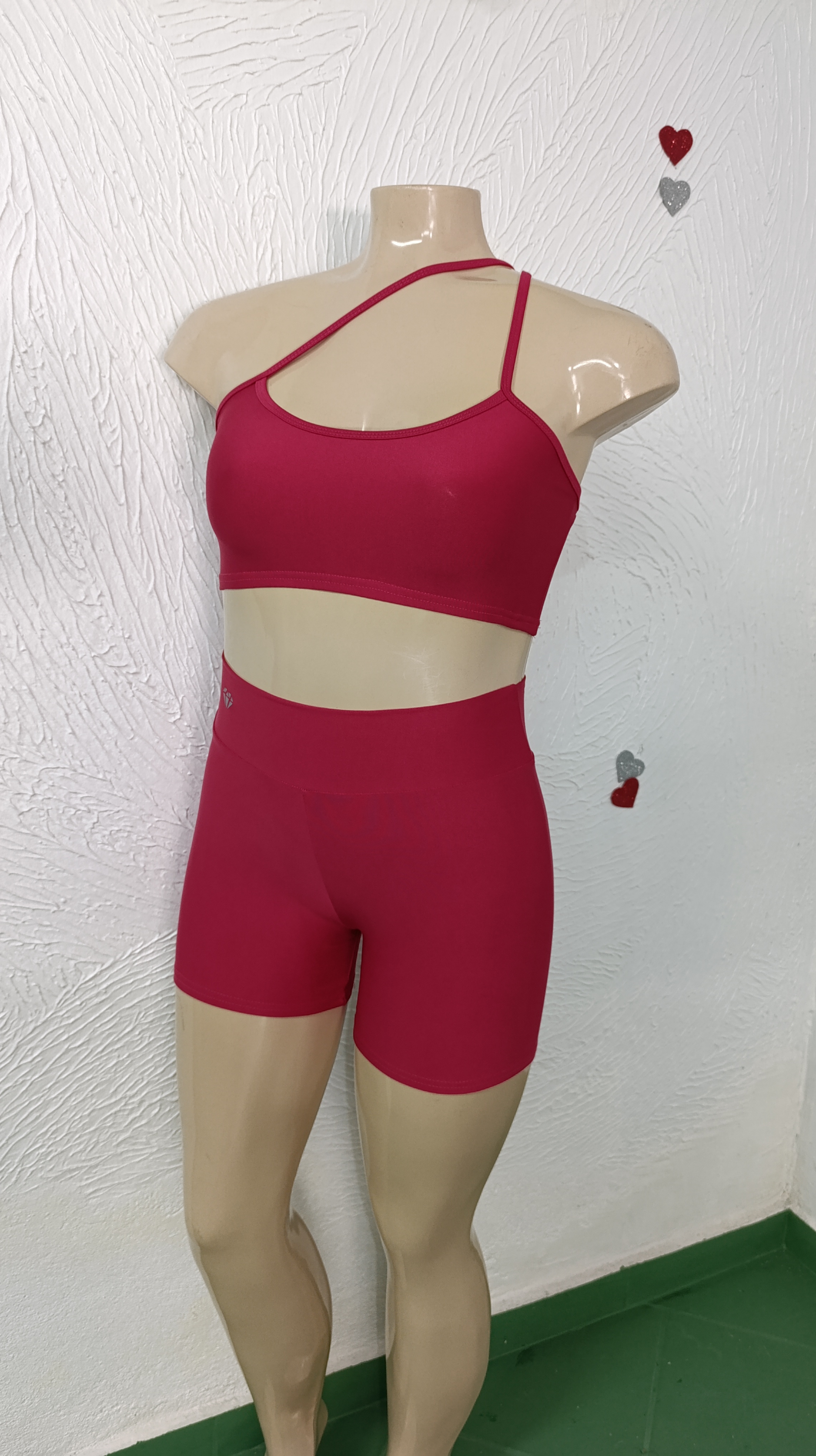 Conjunto de Short G. Alcinha fina. Cor: Rosa escuro