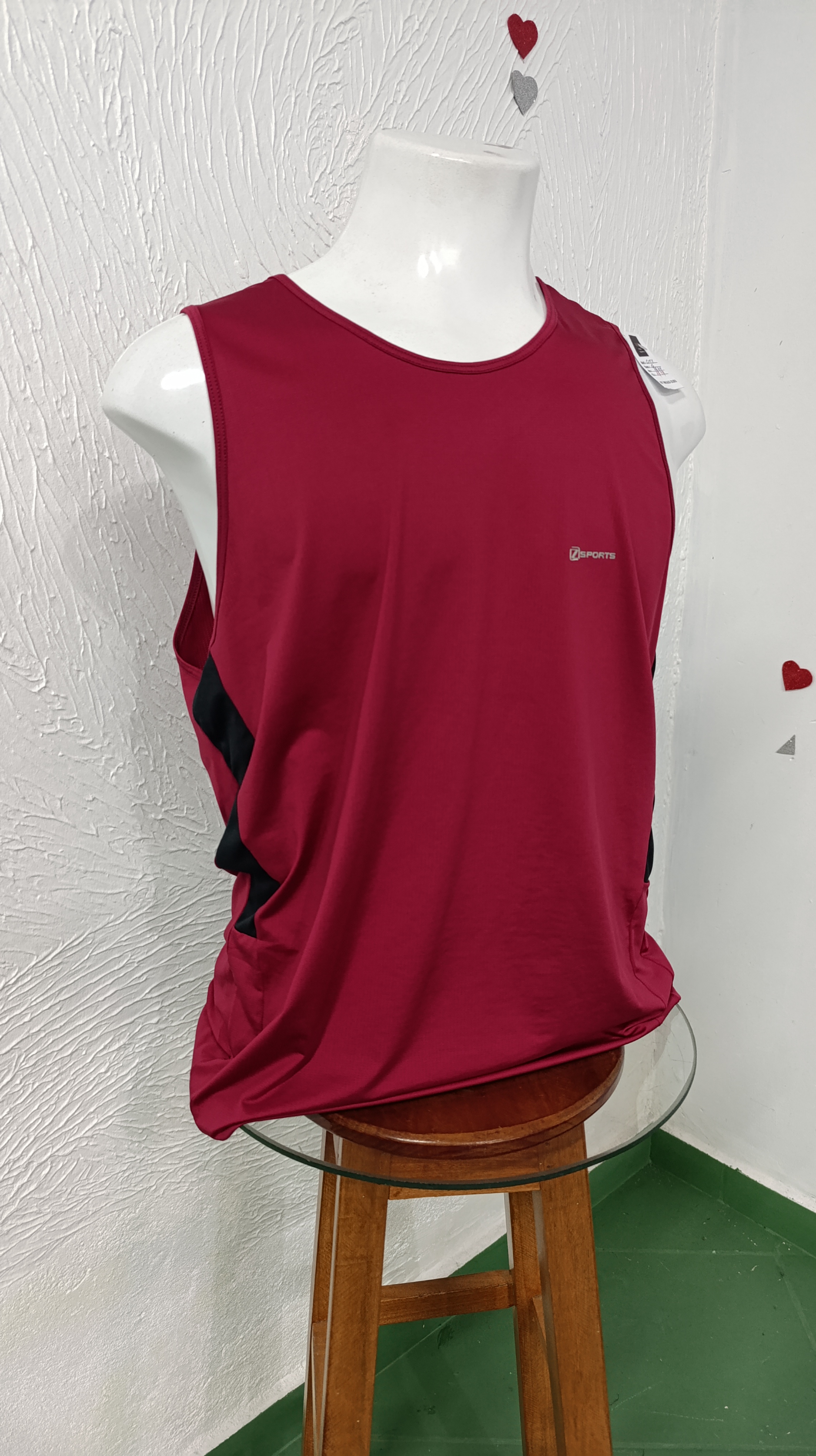 Camiseta M Dryfit cor: Vinho com preto na lateral