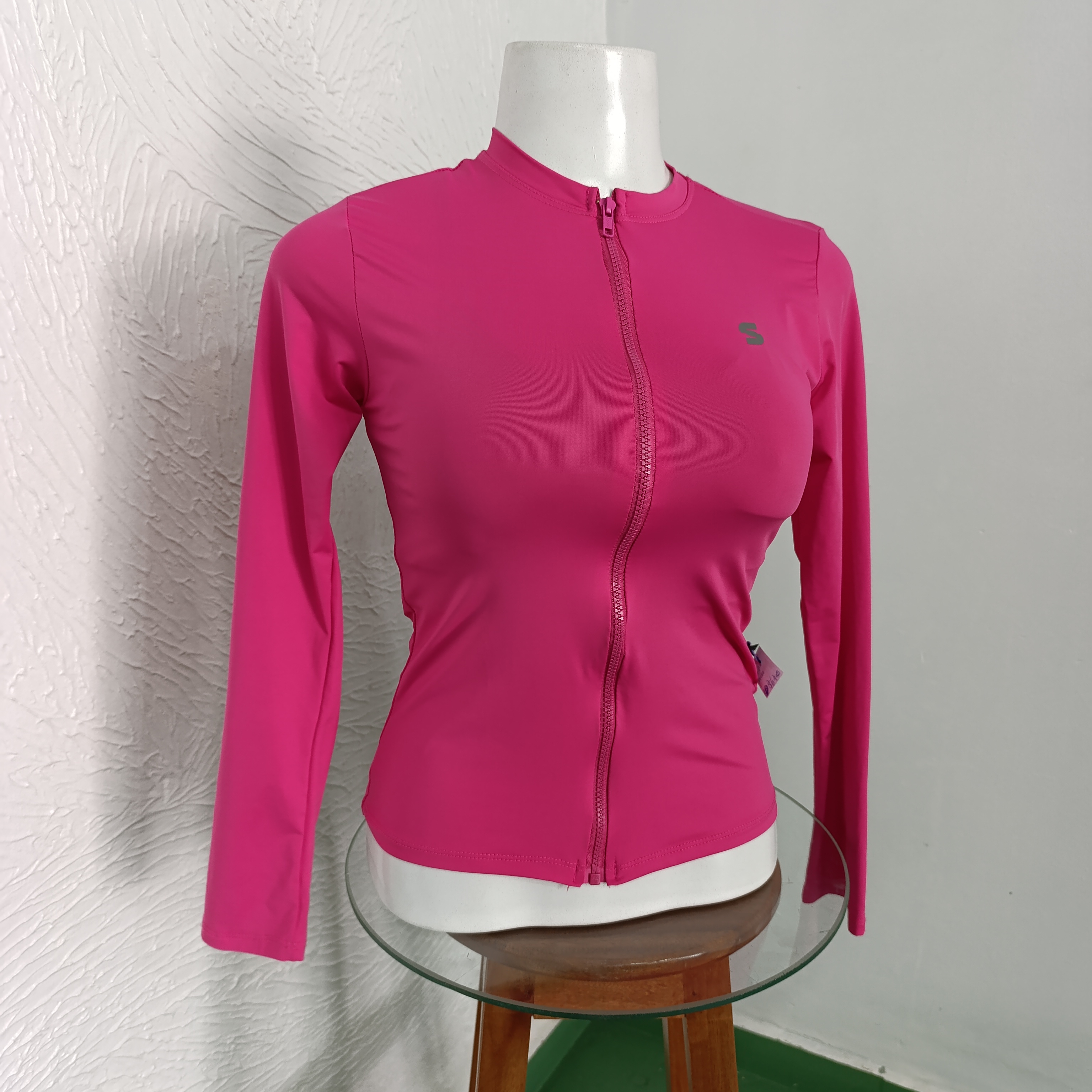 Casaquinho P UV com zíper. Cor ROSA