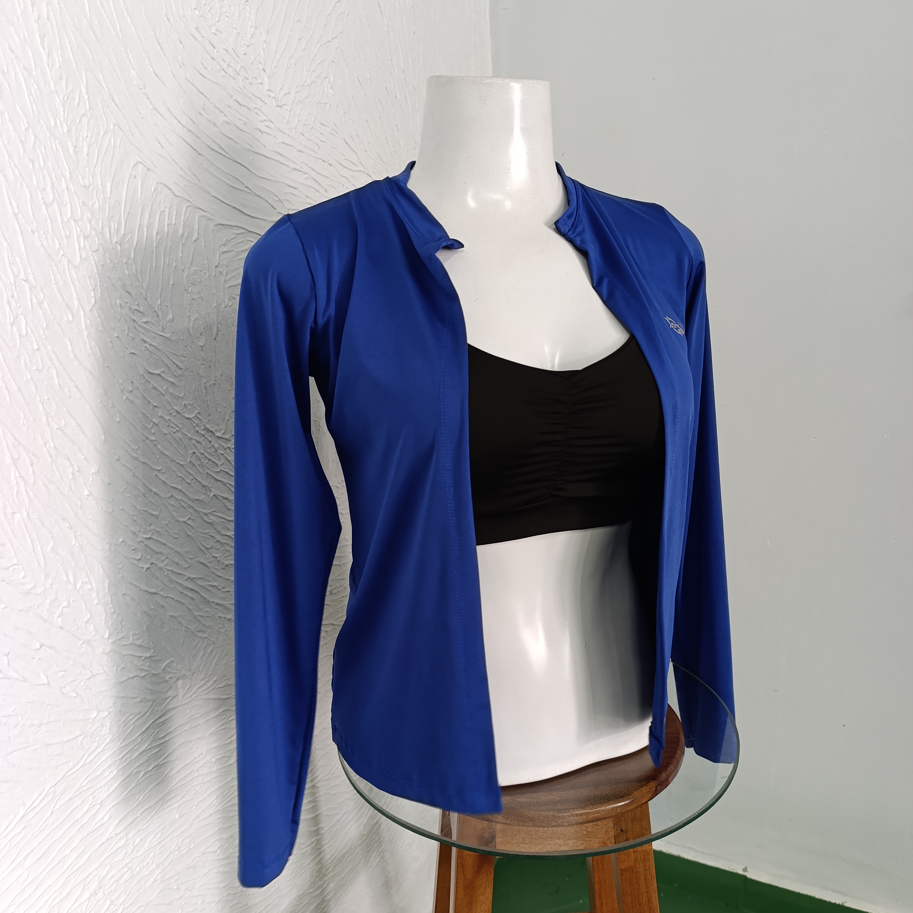 Casaquinho P UV. Sem zíper. Cor Azul Royal