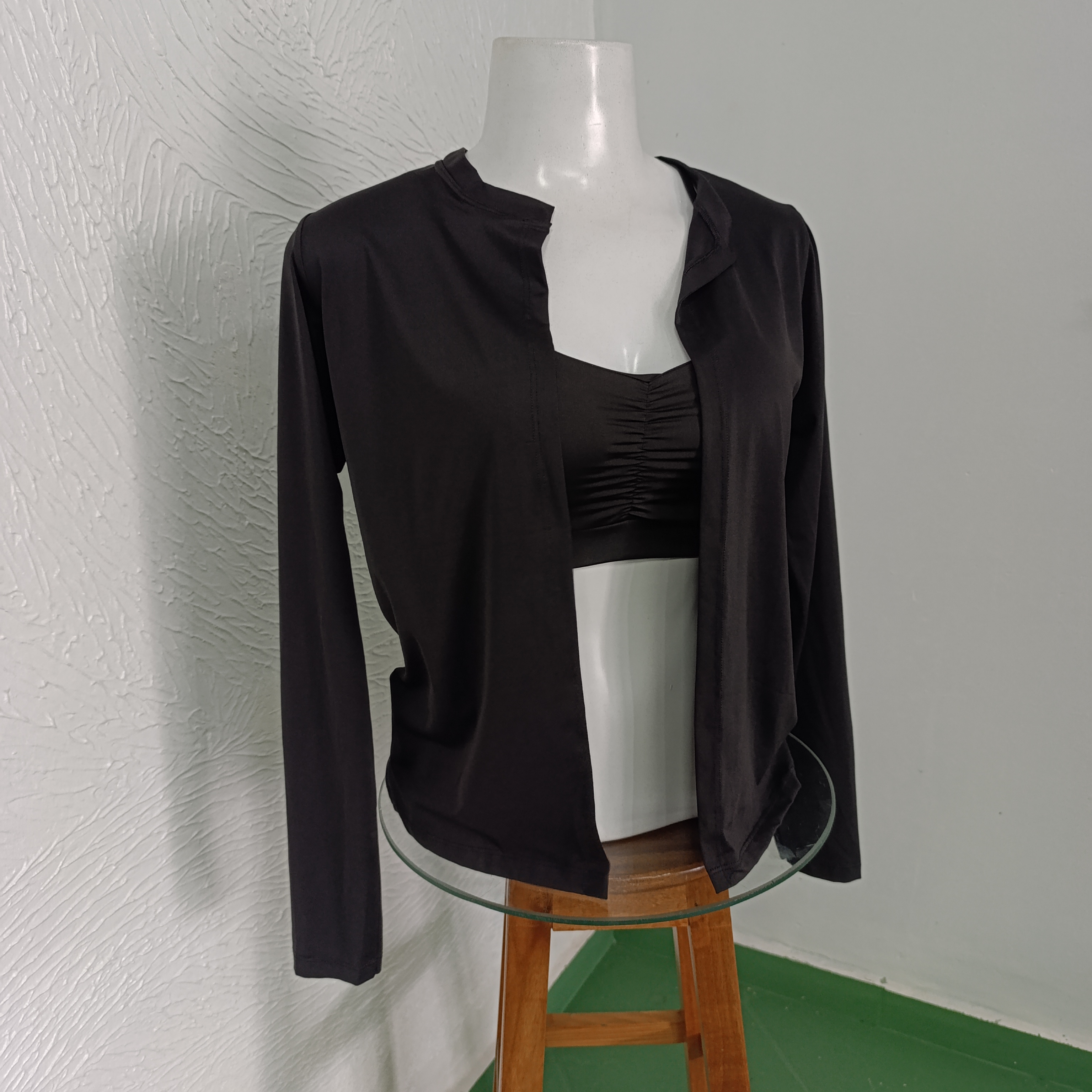 Casaquinho M UV sem zíper. Cor PRETA