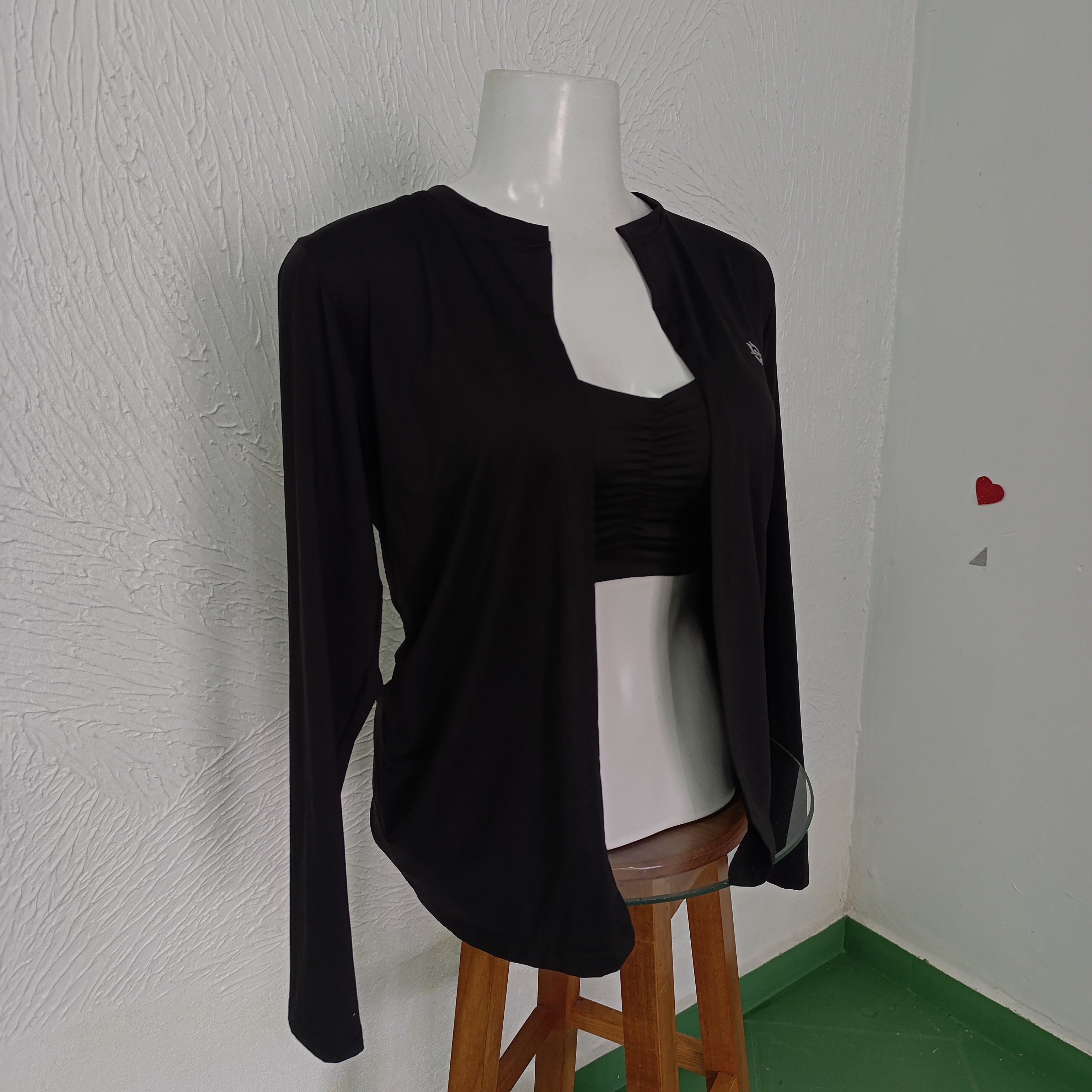 Casaquinho G UV sem zíper. Cor PRETA