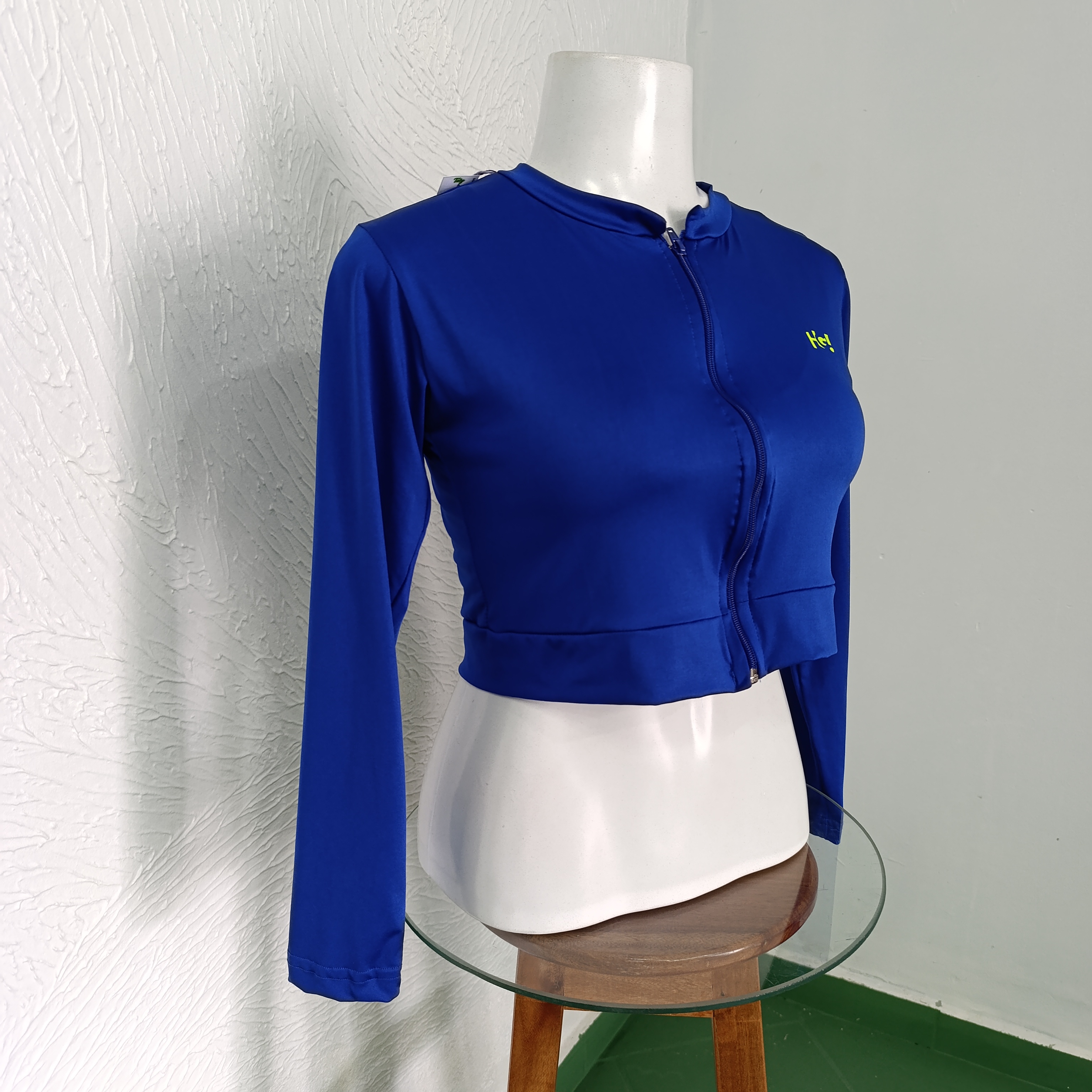 Casaquinho G UV CROPPED. Cor Azul Royal