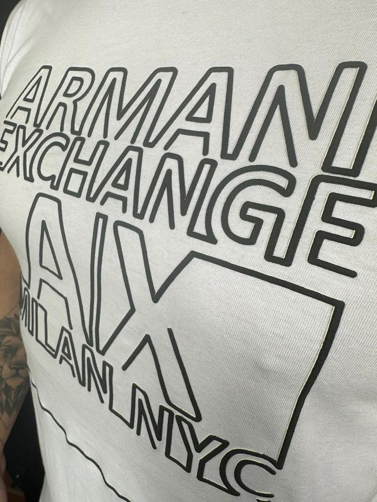 Camiseta Peruana Armani Branca/Preta