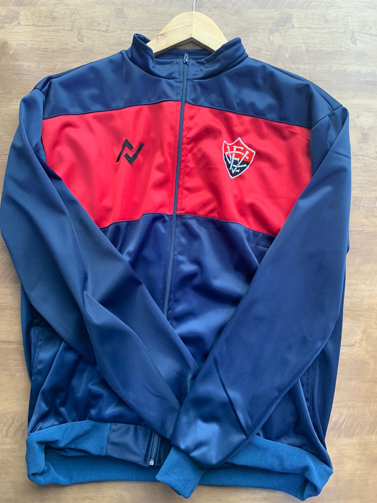 Casaco do Vitória Marinho/Vermelho