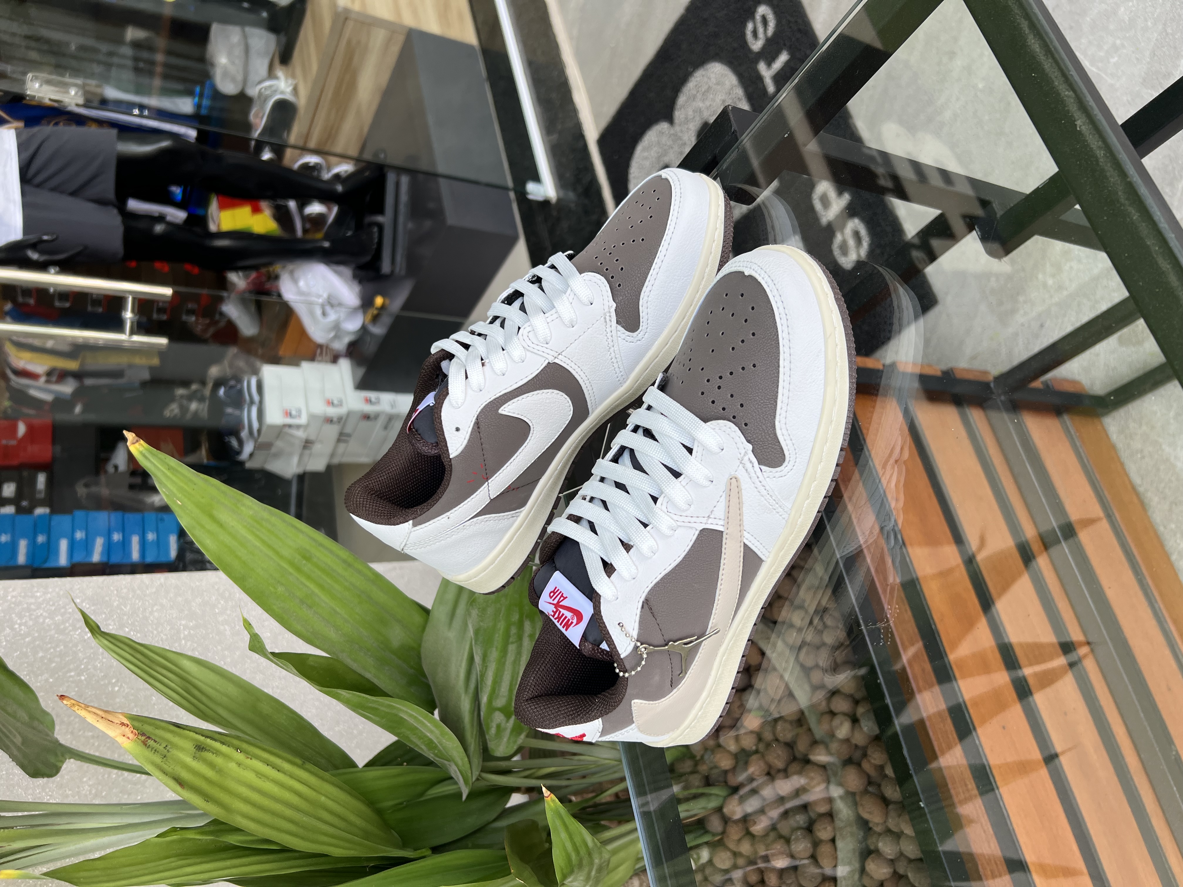 Tenis Jordan Travis Scott