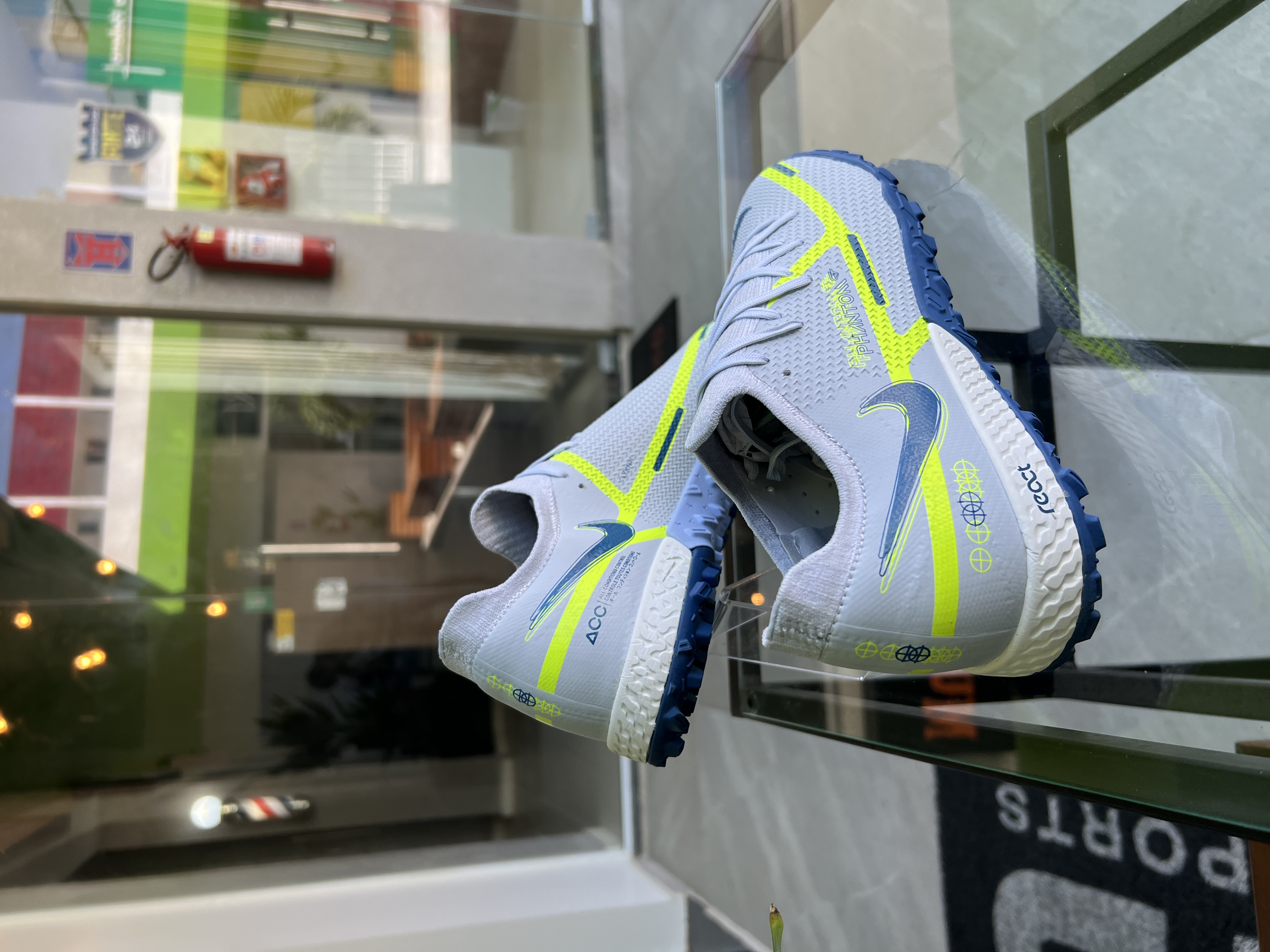 Chuteira Society Nike Phanton Cinza