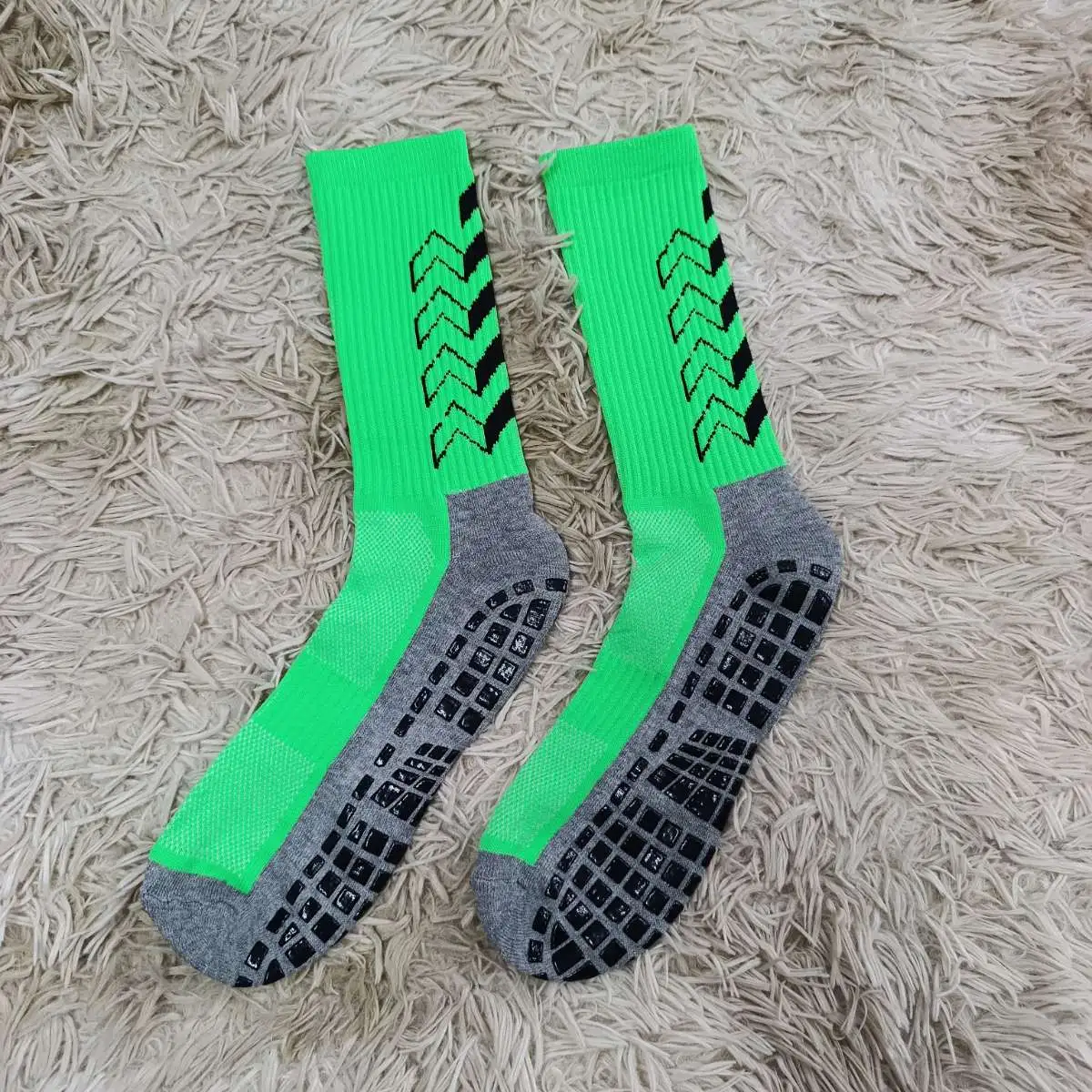 Meia Antiaderente. Cor: Verde/Preto