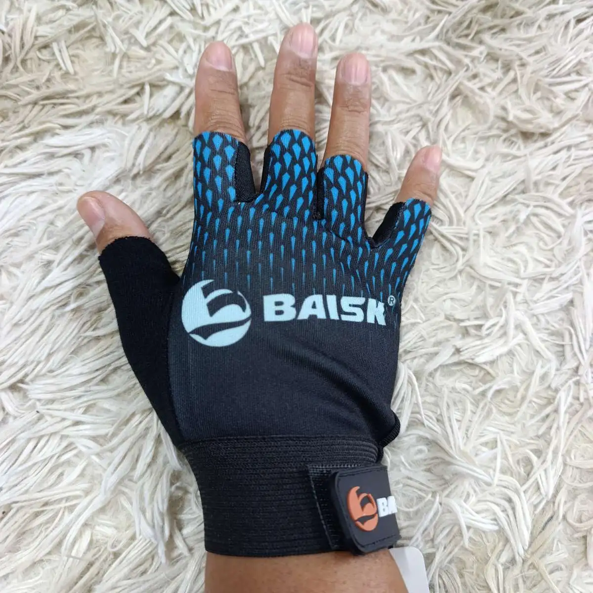 Luvas esportiva. Cor: Preta/Azul