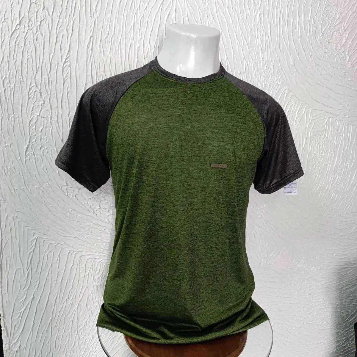 Camisa G. Dryfit. Verde com manga grafite