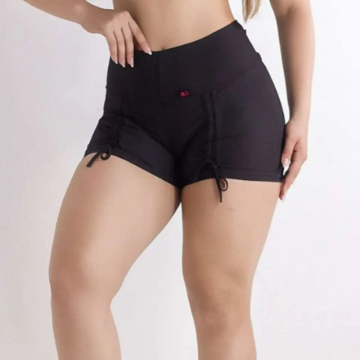 Short M. Bionda. Cor: Preto