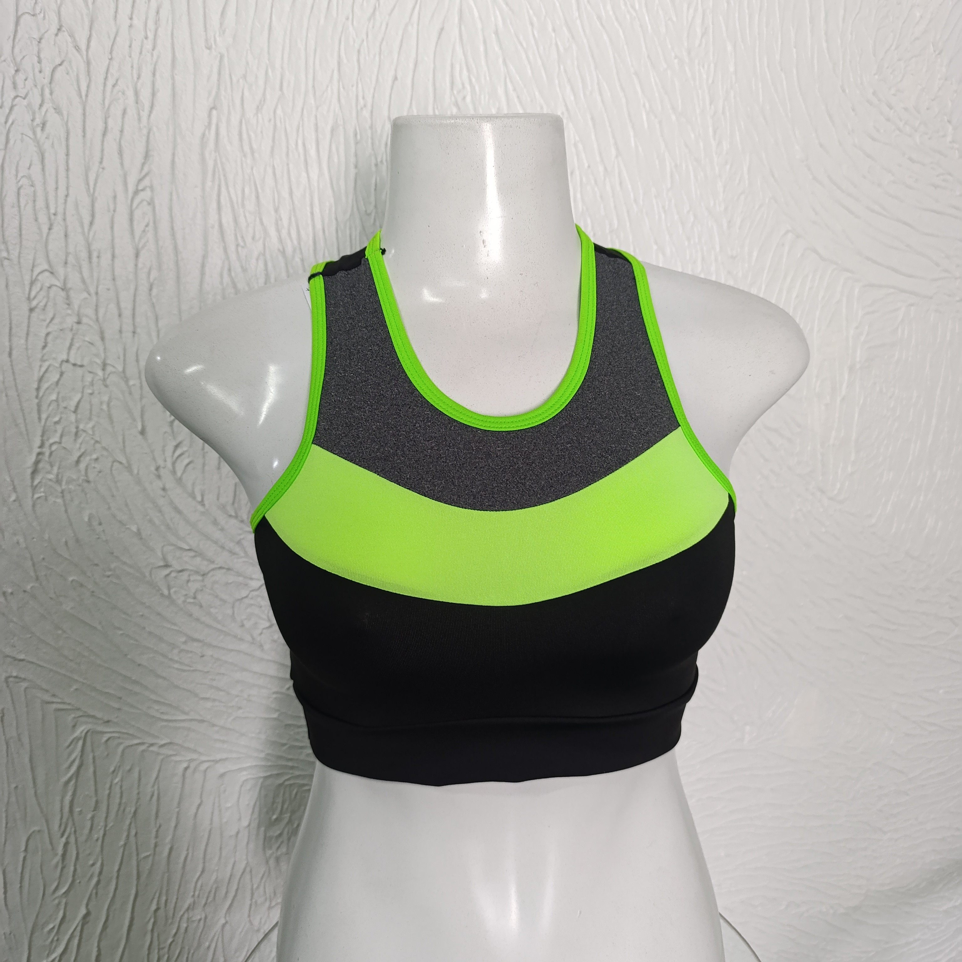 Top G sem bojo. Preto com cinza e verde