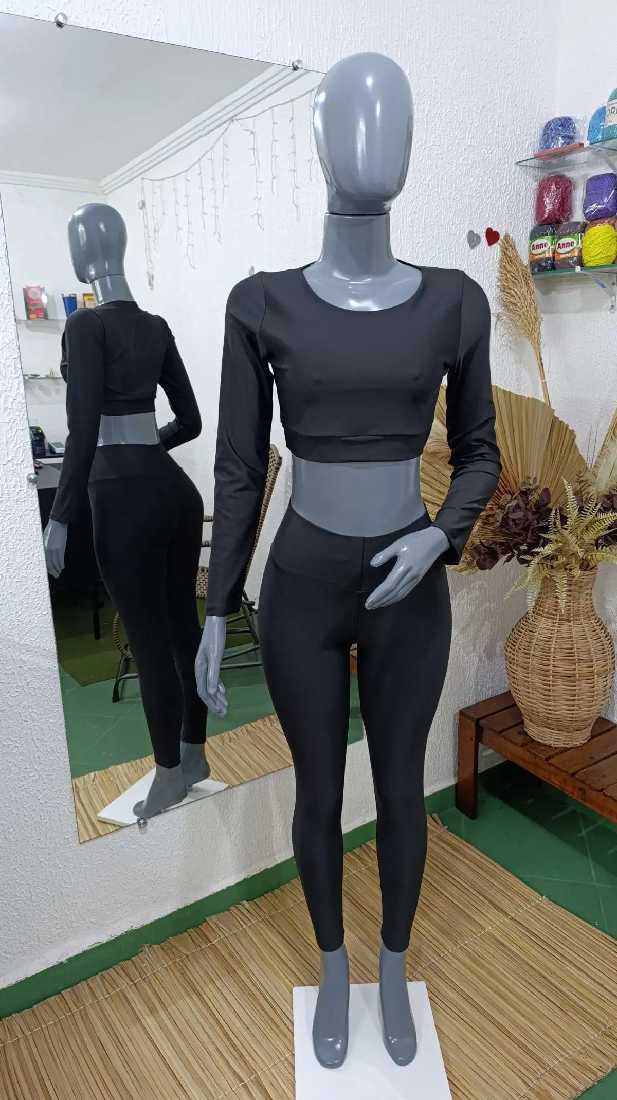 Conjunto de legging M Manga longa. PRETO