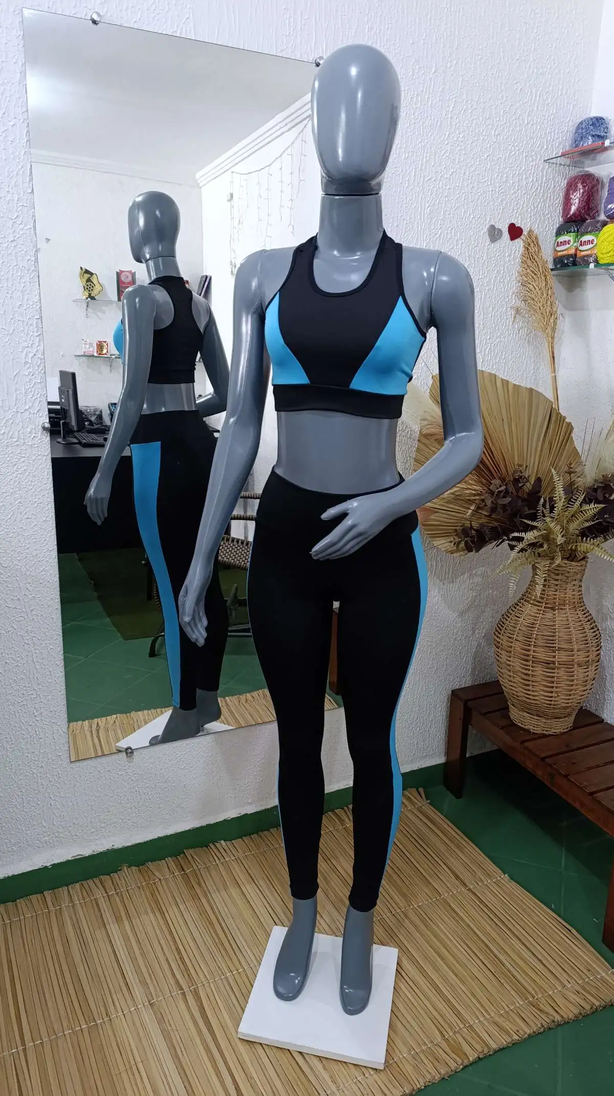 Conjunto de Legging P Top S/Bojo. Cor: Preto/Azul