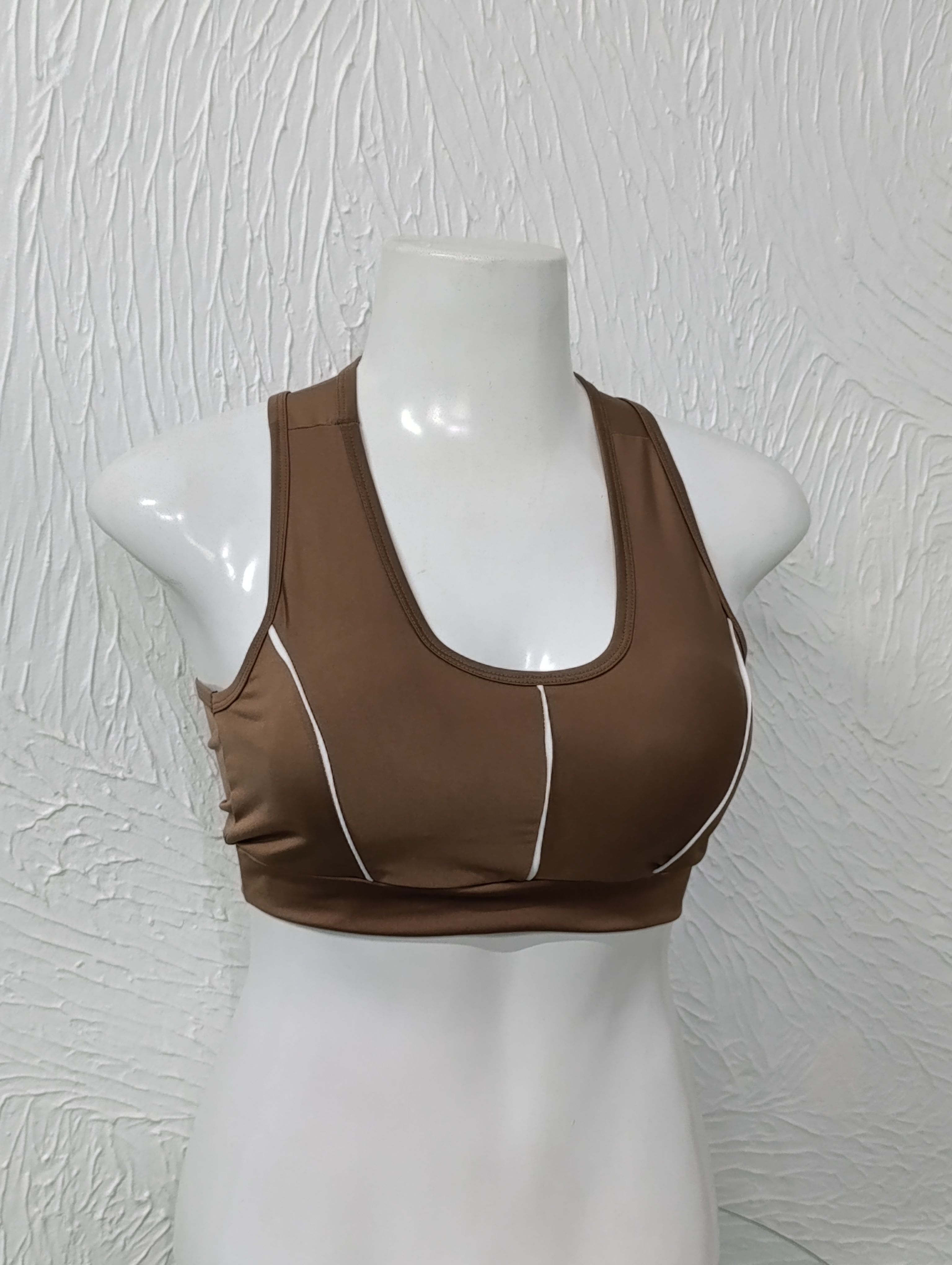 Top G. Com bojo. Cor Marrom com viés