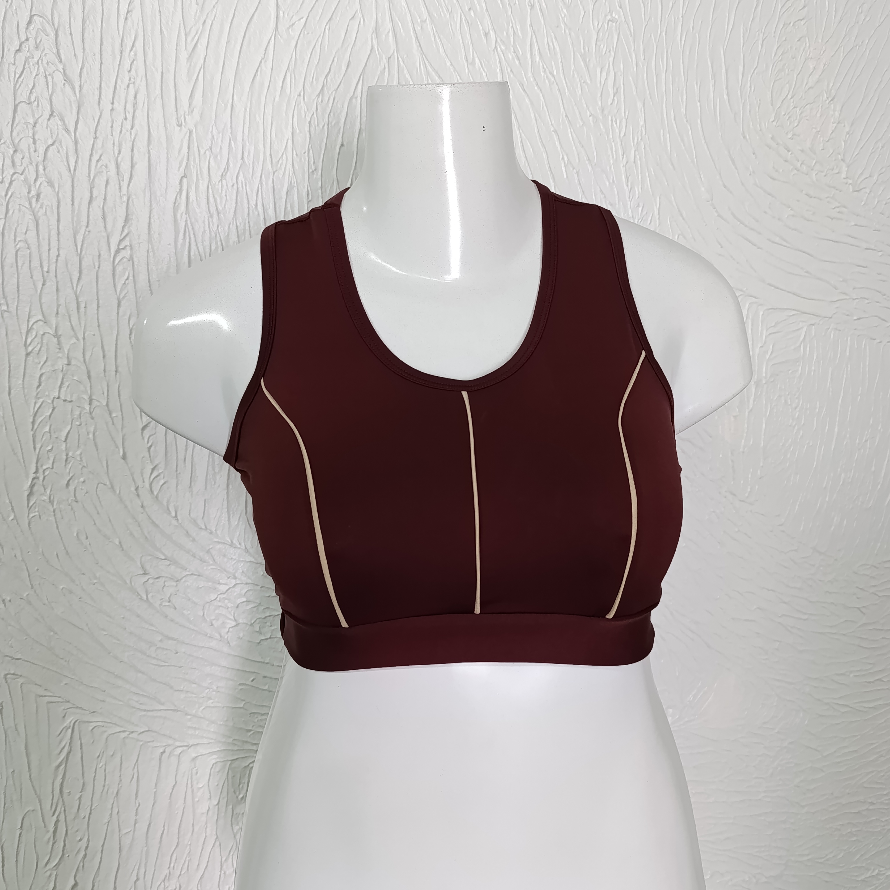 Top GG sem bojo. Marrom viés Bege