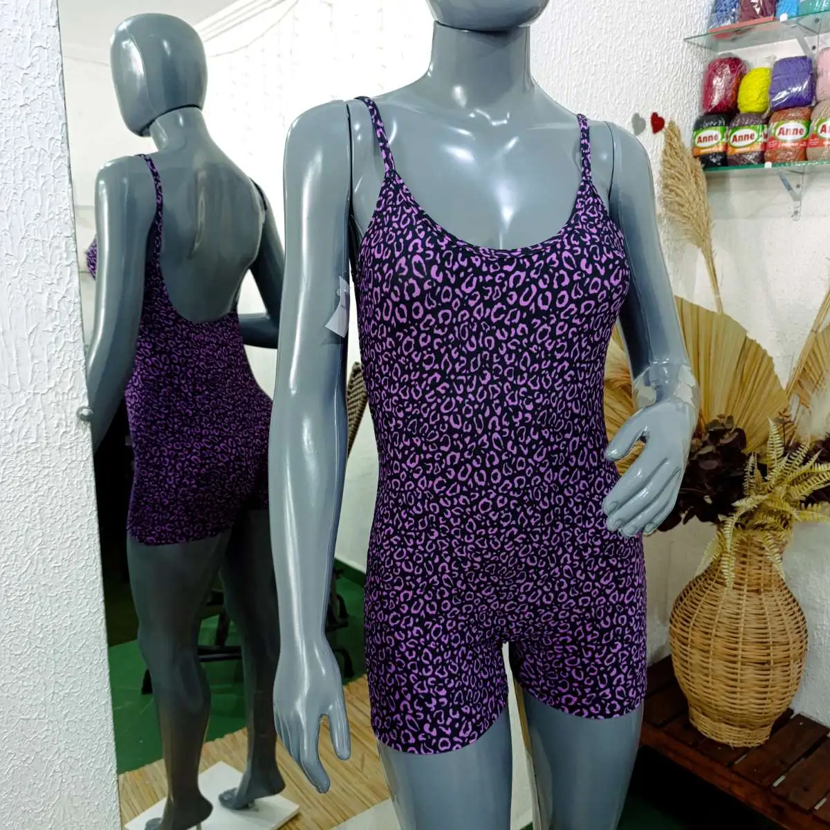 Macaquito G. Carina. Cor: Oncinha roxo