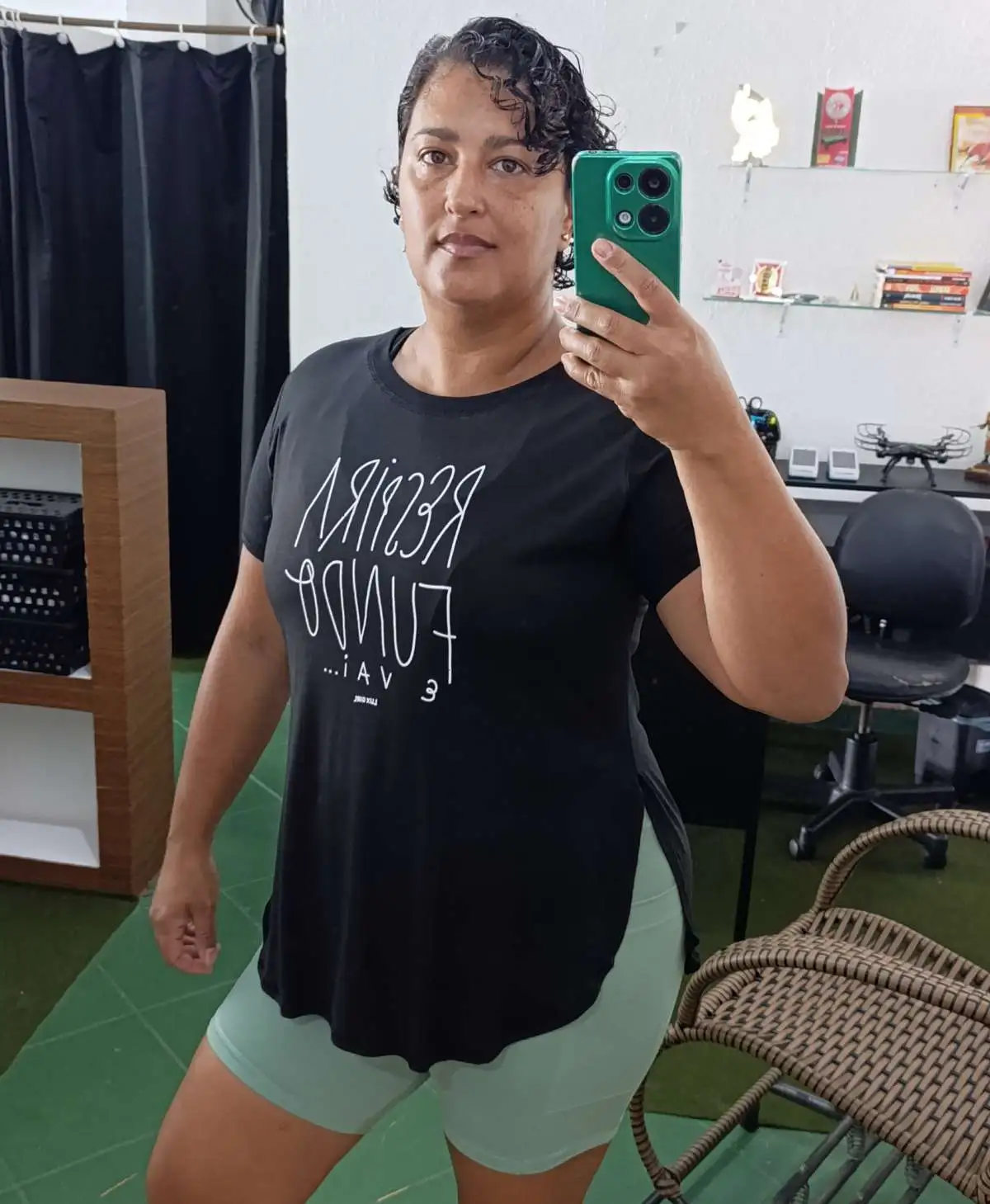 Blusa G2 Longline. RESPIRA FUNDO. Cor PRETO