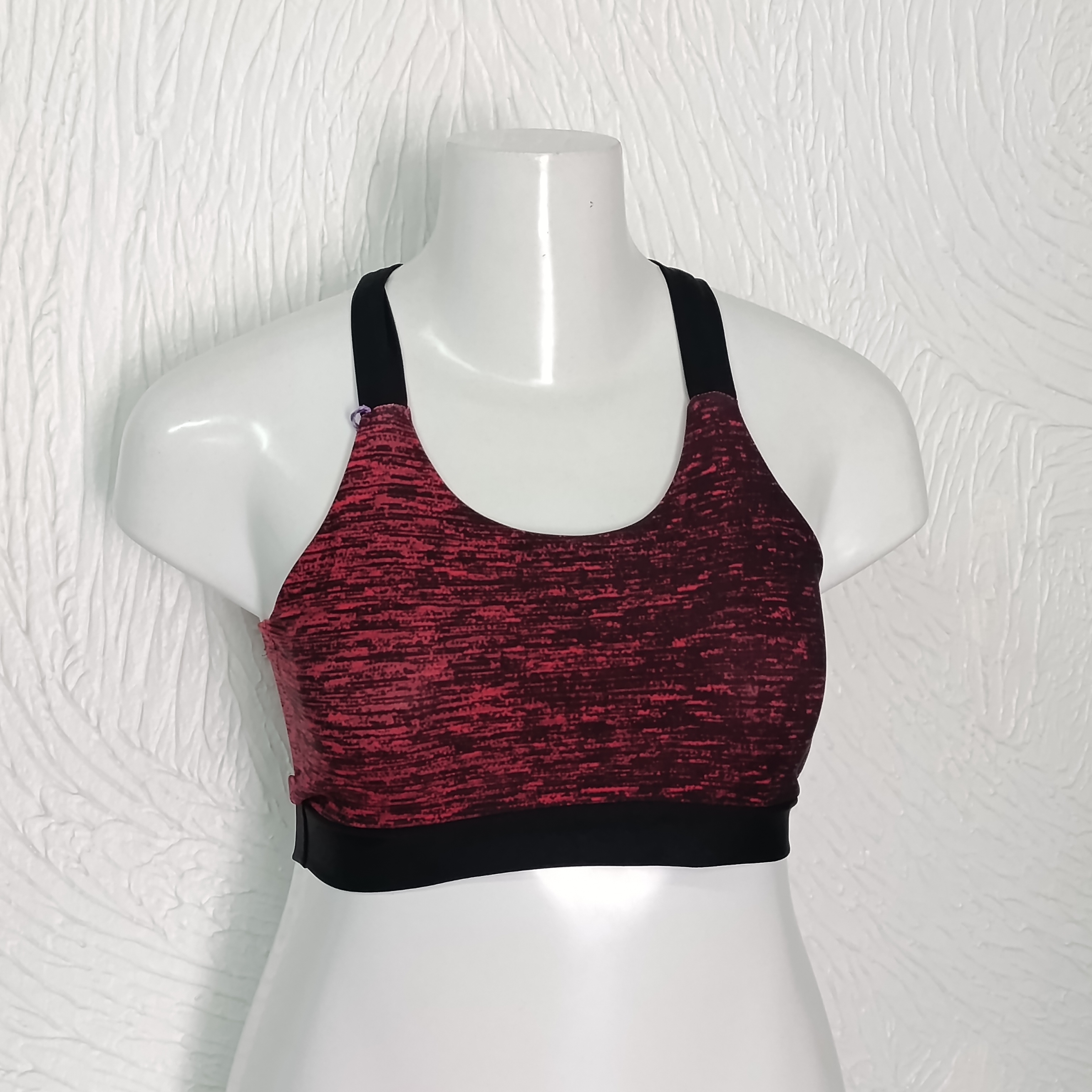 Top GG sem bojo. Forrado. Vermelho/preto mesclado