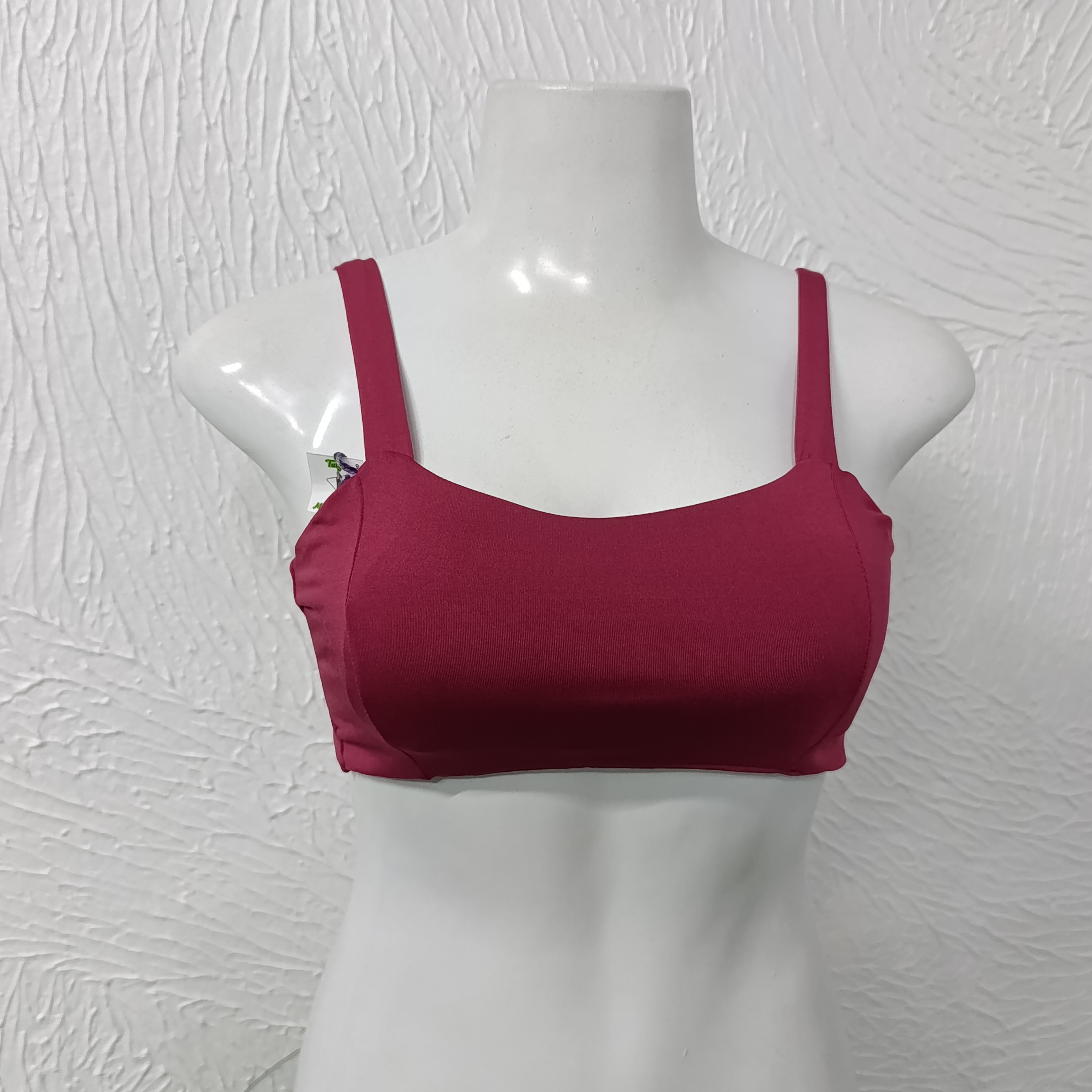 Top M com bojo. Cor Vinho