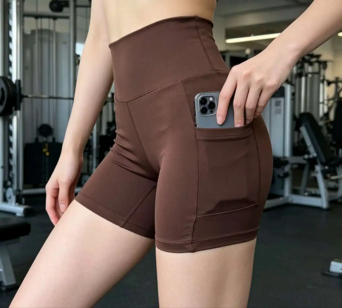 Short G. Poliamida. Com BOLSOS. Cor: MARROM