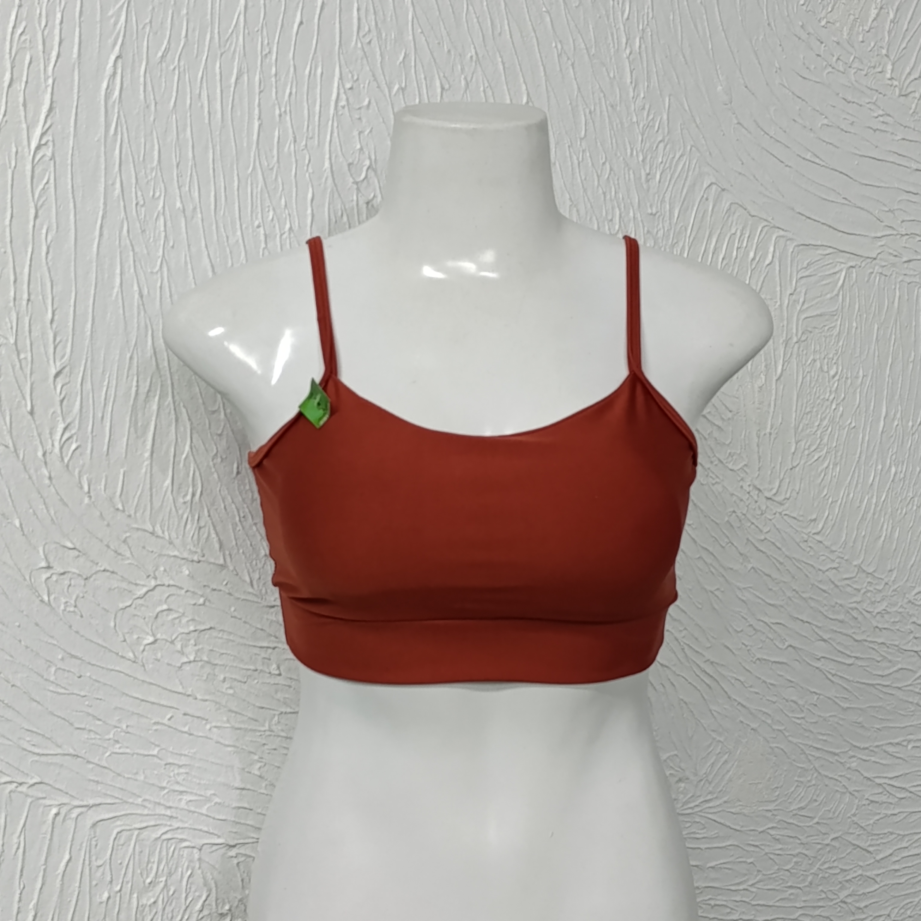 Top G. Com bojo. Alça fina. Cor Terra Cota.