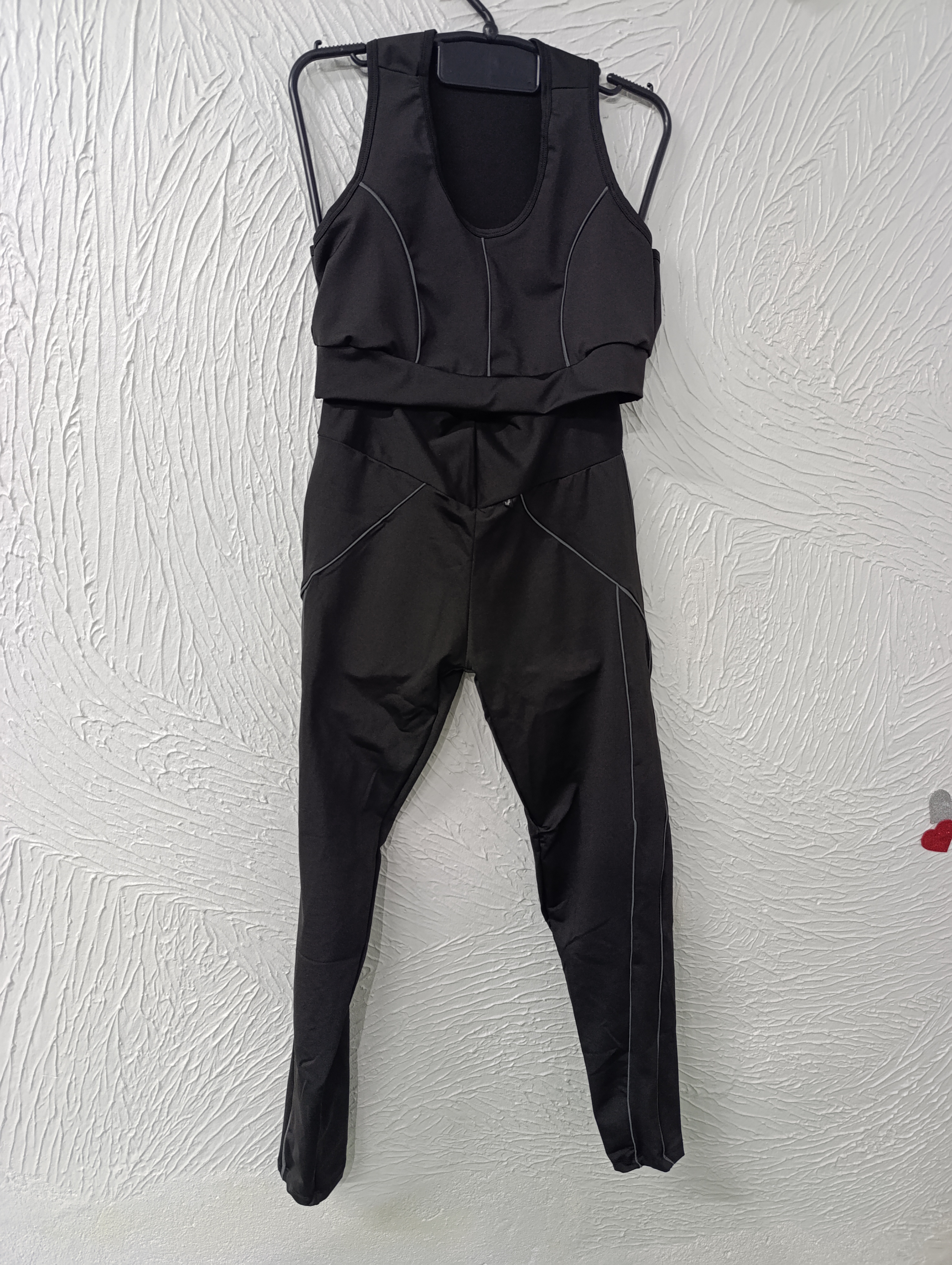 Conjunto de Legging GG com detalhes de viés. Cor preto