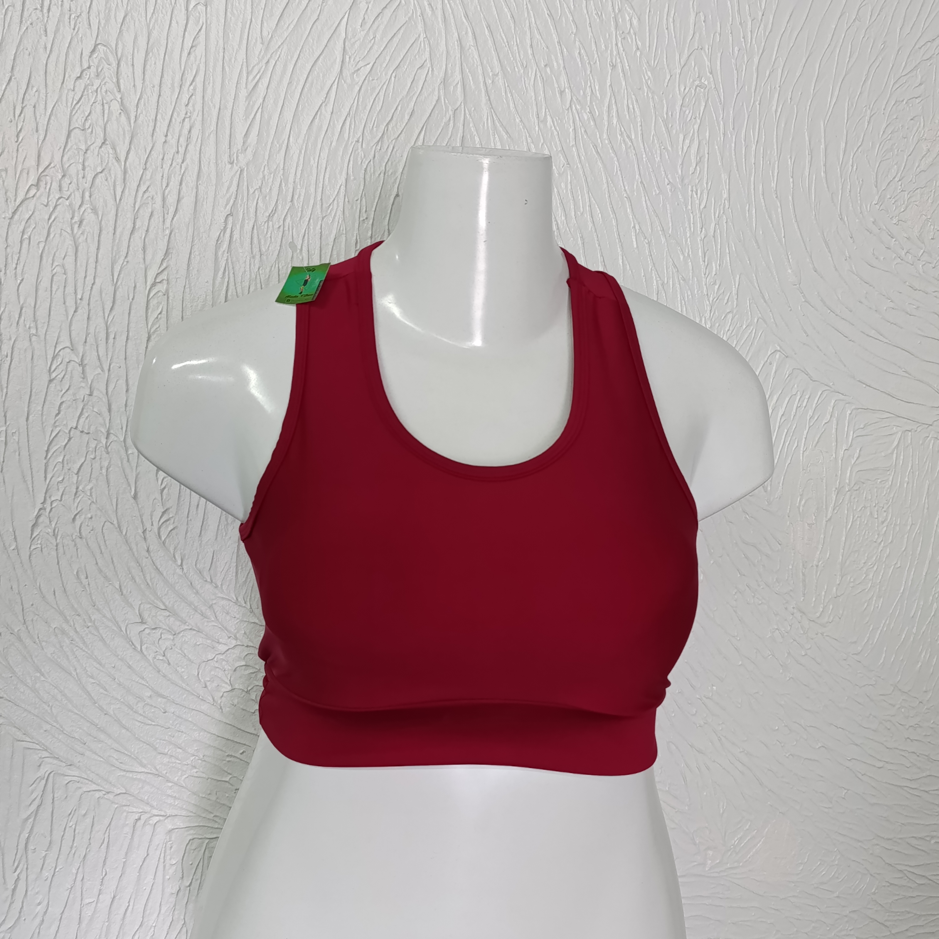 Top GG com bojo. Cor vinho