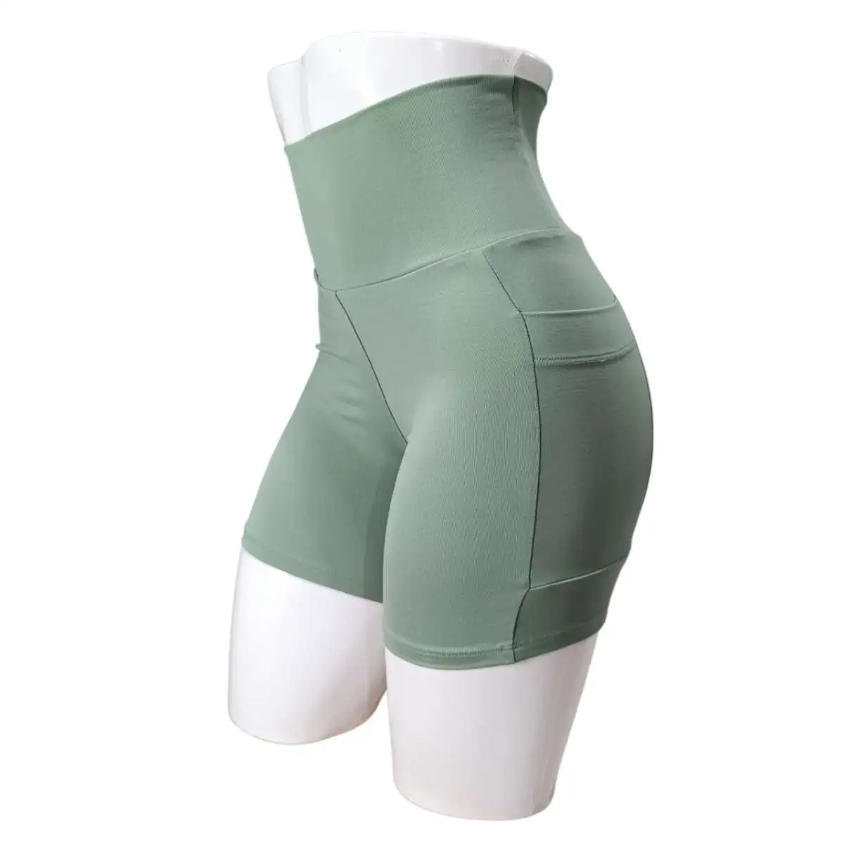 Short M. Poliamida. Com BOLSOS. Cor: Verde Claro