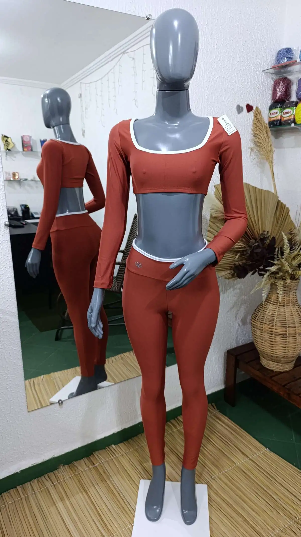 Conjunto de Legging M Agatha. Cor TELHA. Veste até 44