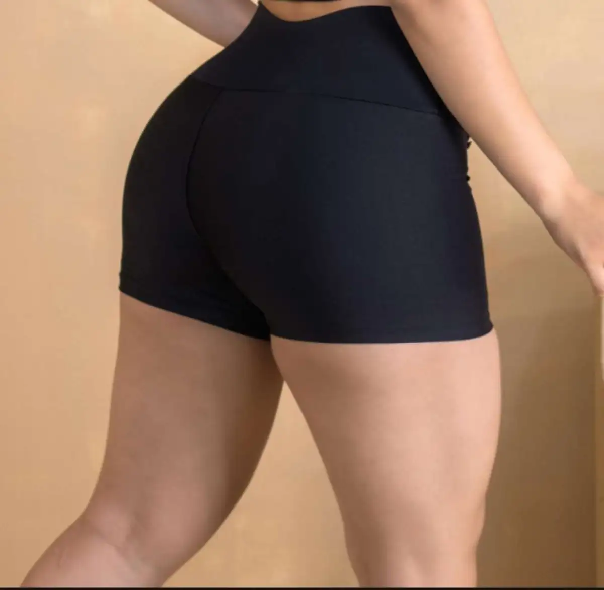 Short M. Simples. Cor: Preto